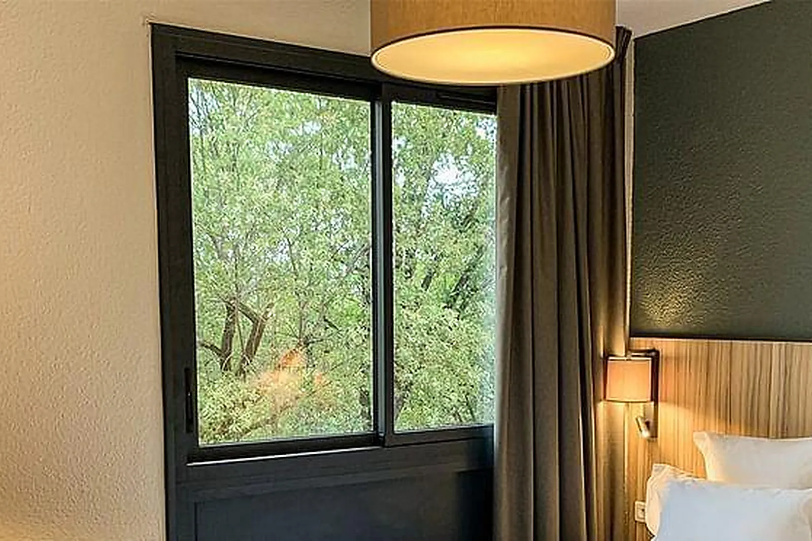 Lieux événementiels, LE BOIS D'IMBERT****