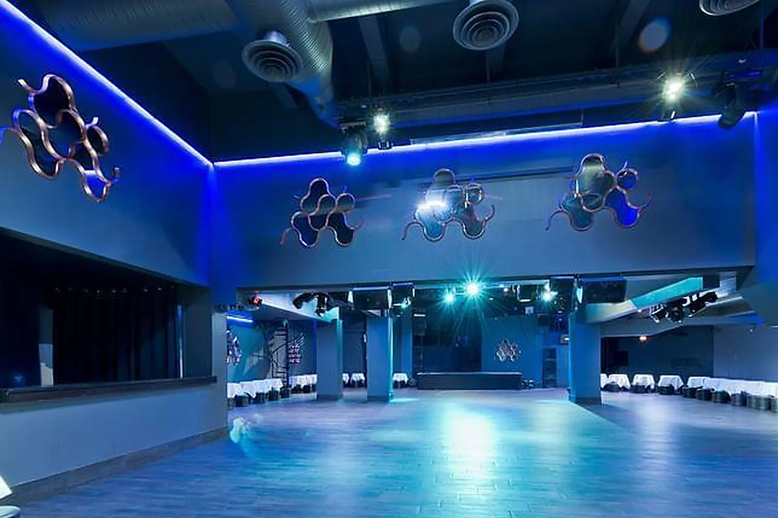 Lieux événementiels, LE BRASIL TROPICAL