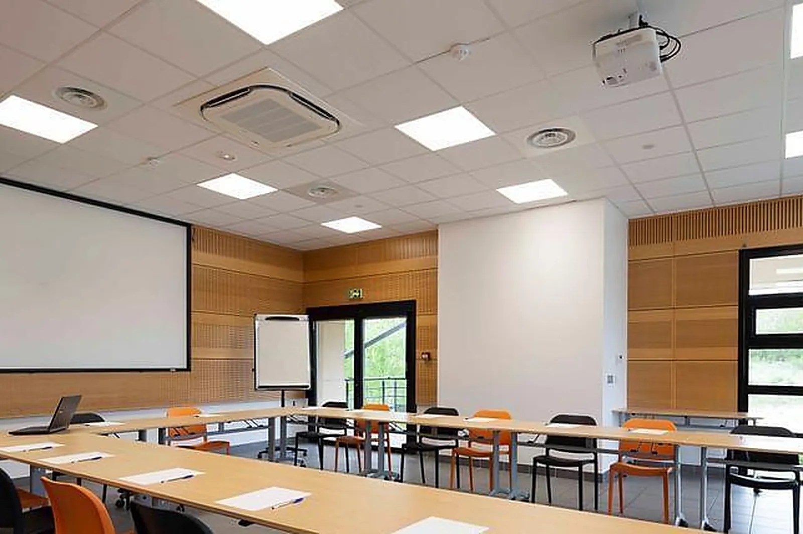 Lieux événementiels, LE BREAK HÔTEL