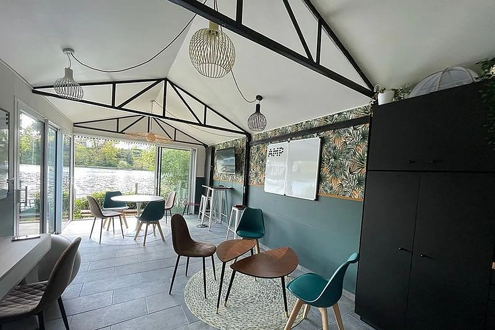 Lieux événementiels, LE CABANON SUR ERDRE