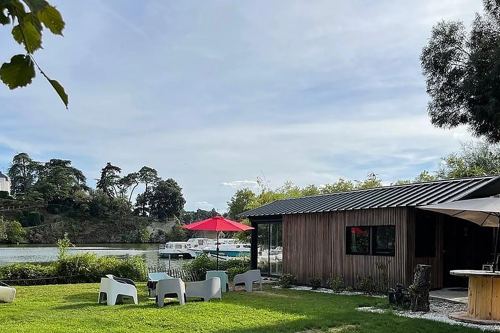 Lieux événementiels, LE CABANON SUR ERDRE