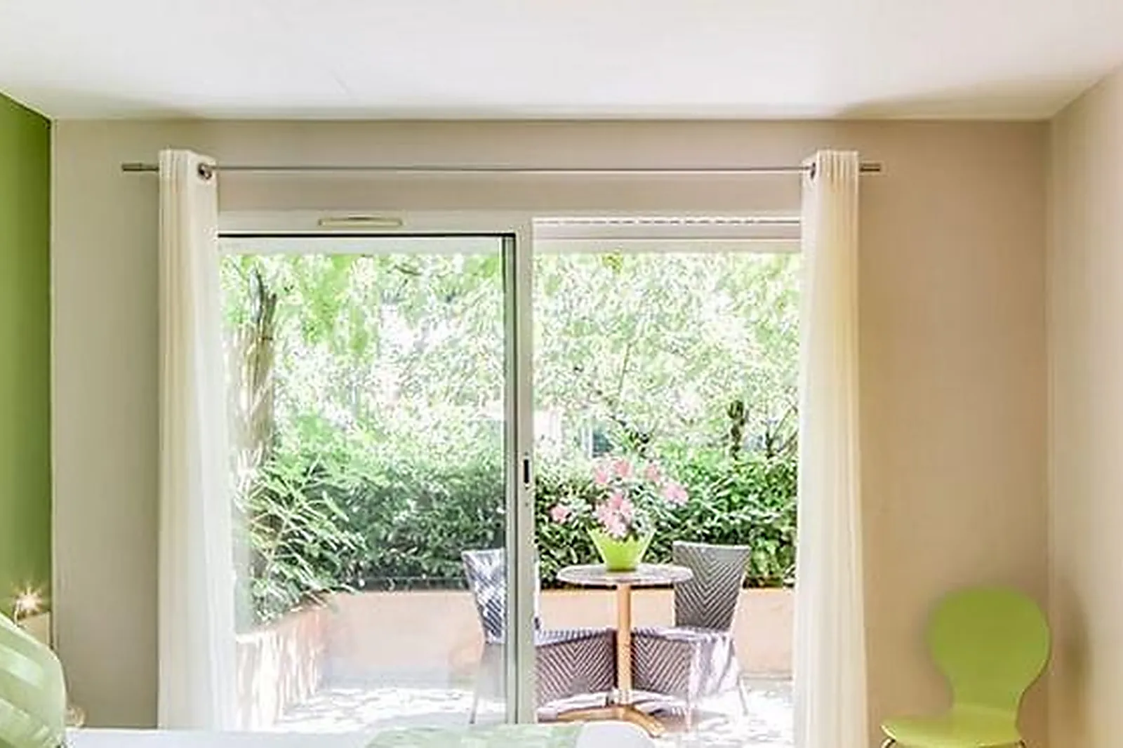 Lieux événementiels, LE CARRÉ D'ALETHIUS ***