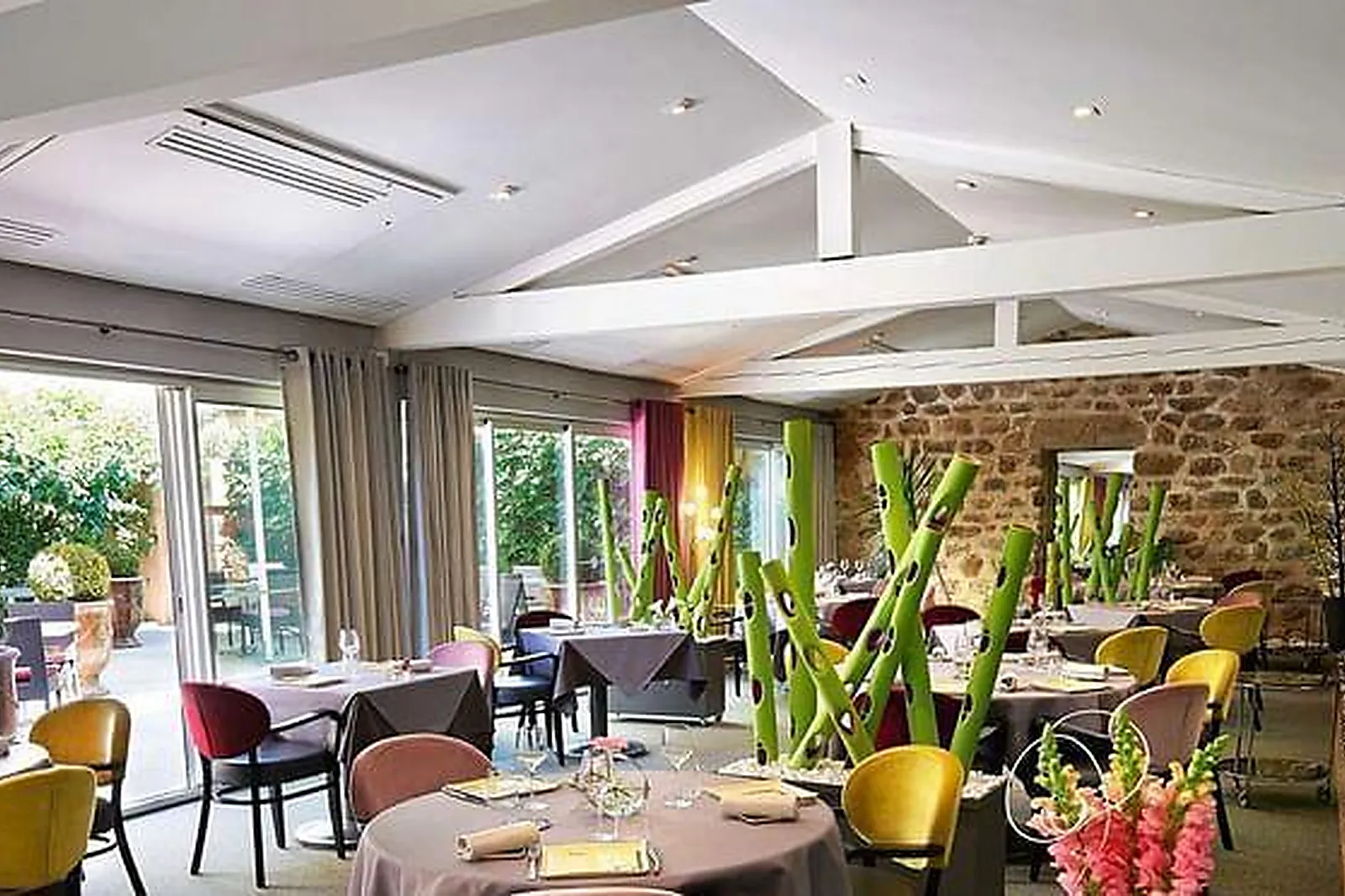 Lieux événementiels, LE CARRÉ D'ALETHIUS ***