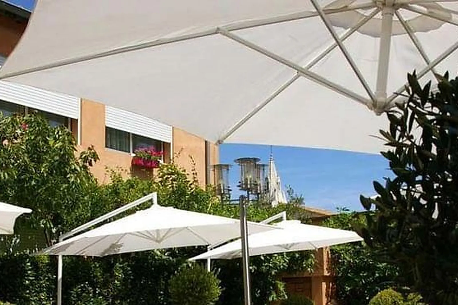 Lieux événementiels, LE CARRÉ D'ALETHIUS ***