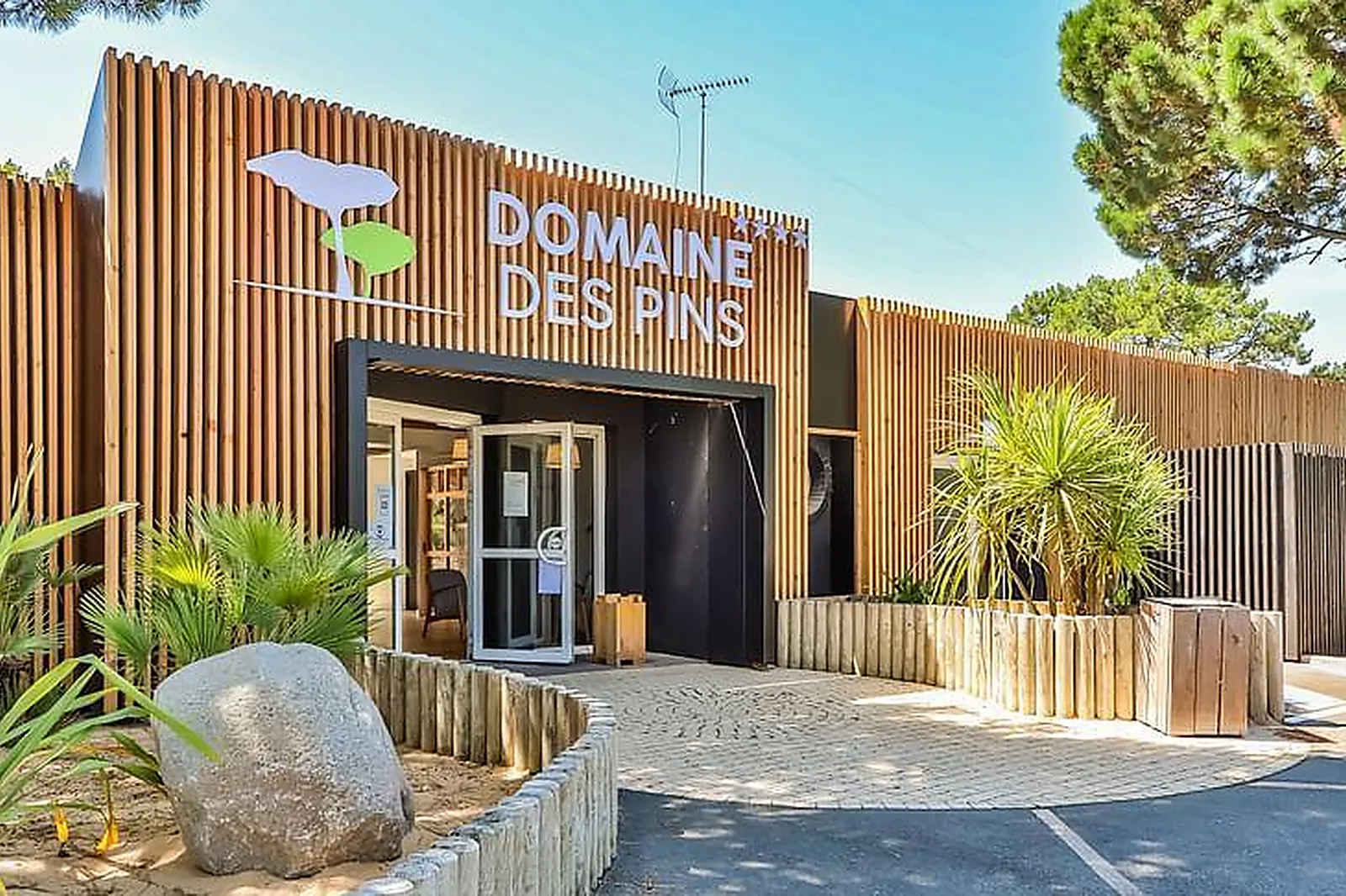 Lieux événementiels, LE CARRÉ DES MIMOSAS