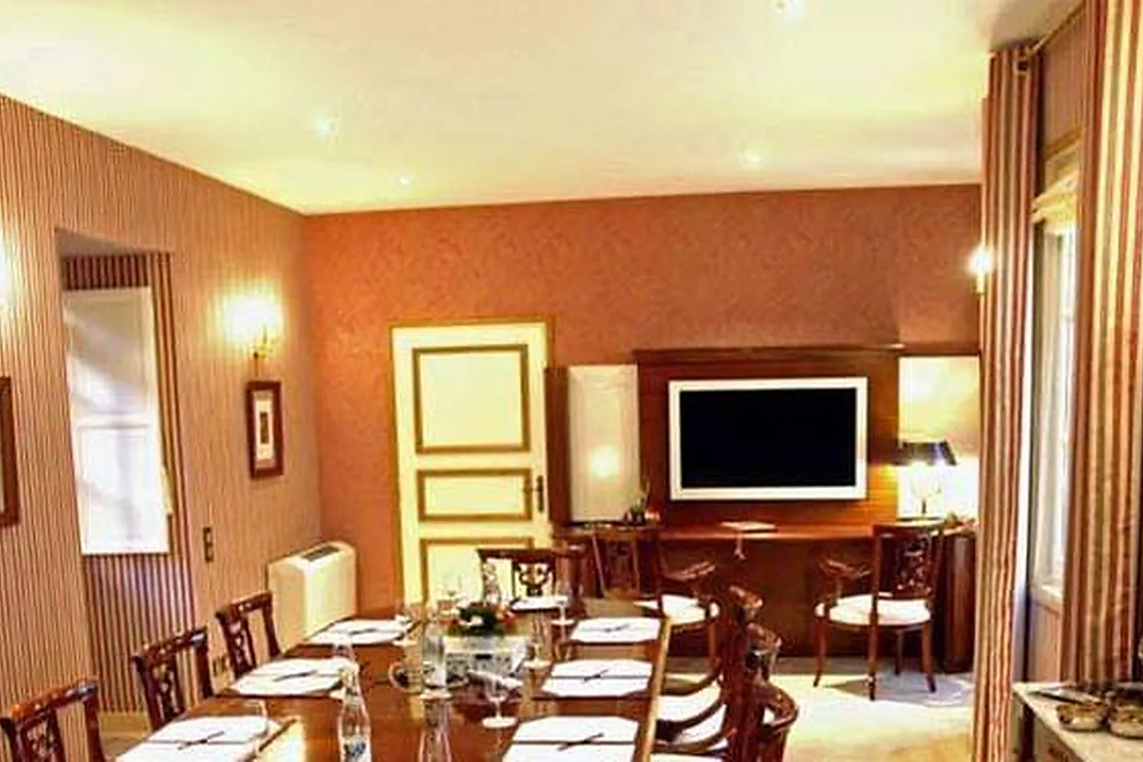 Lieux événementiels, LE CEP HÔTEL *****