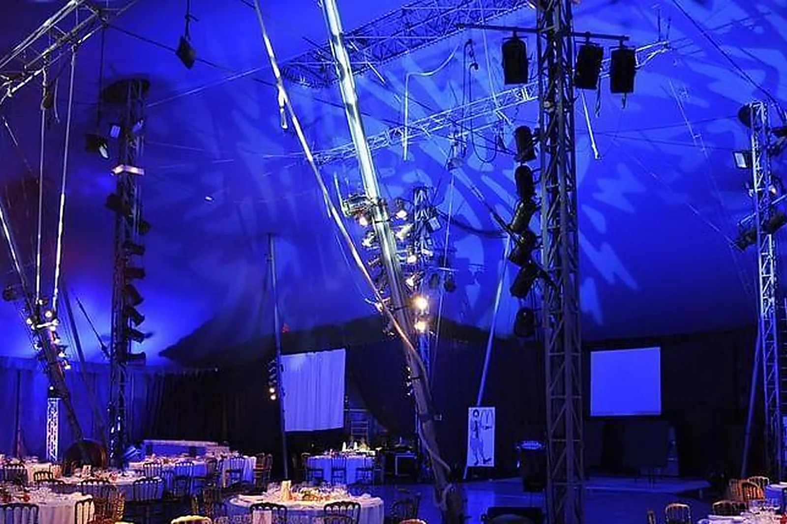 Lieux événementiels, OH! CÉSAR