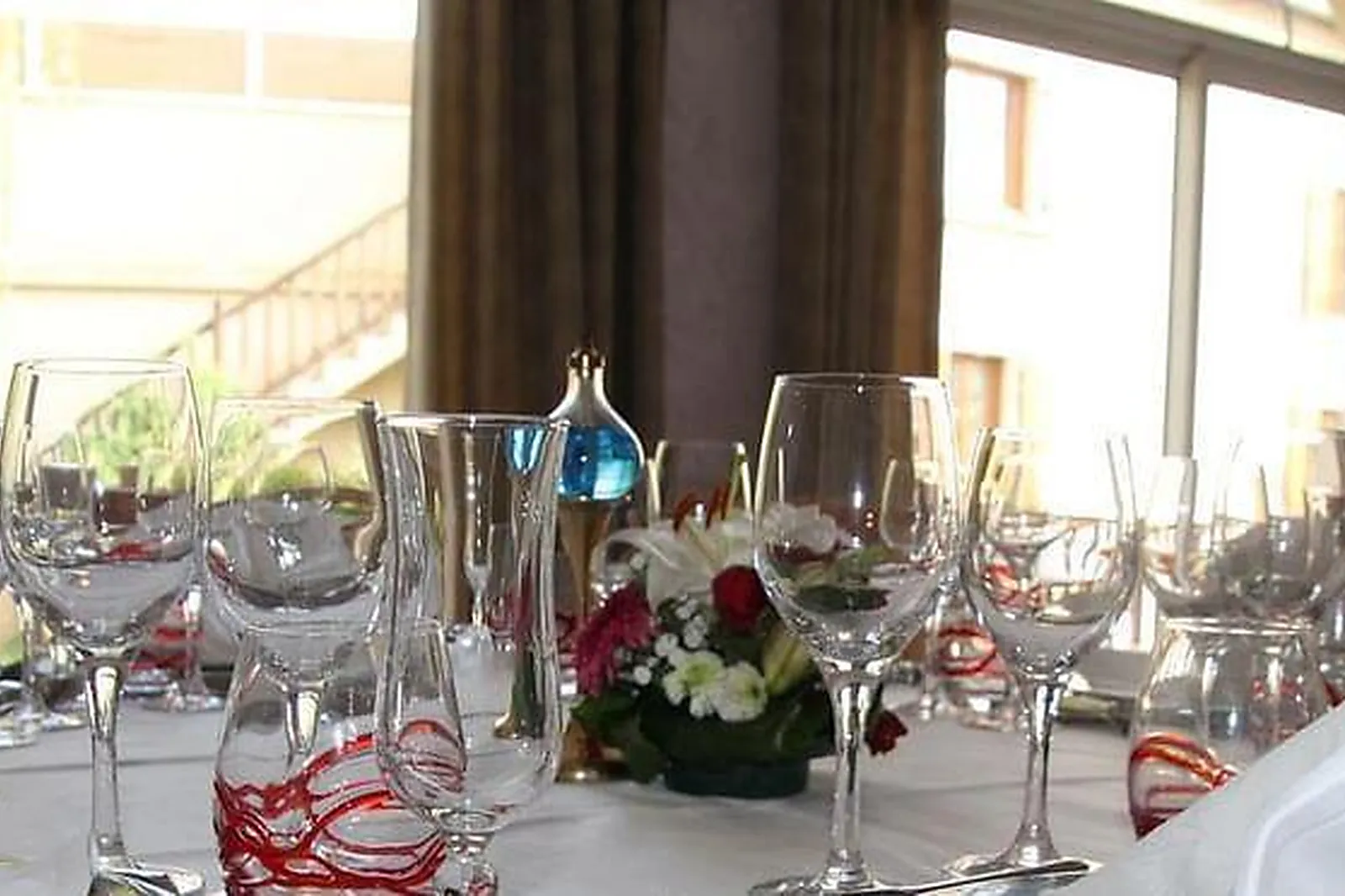 Lieux événementiels, LE CHEVAL BLANC & CLOVIS***