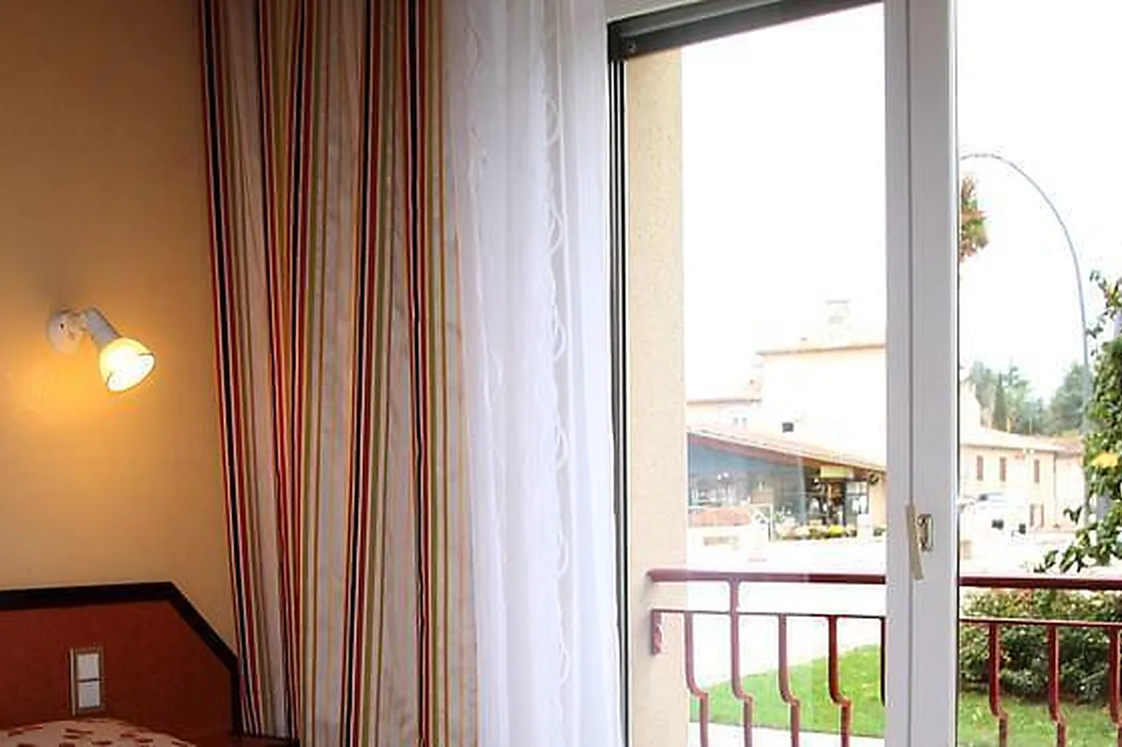 Lieux événementiels, LE CHEVAL BLANC & CLOVIS***