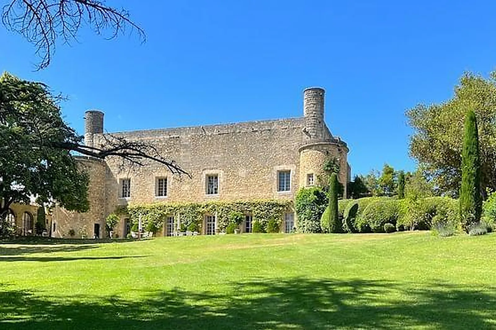 Lieux événementiels, LE CHÂTEAU DE FONTARÈCHES