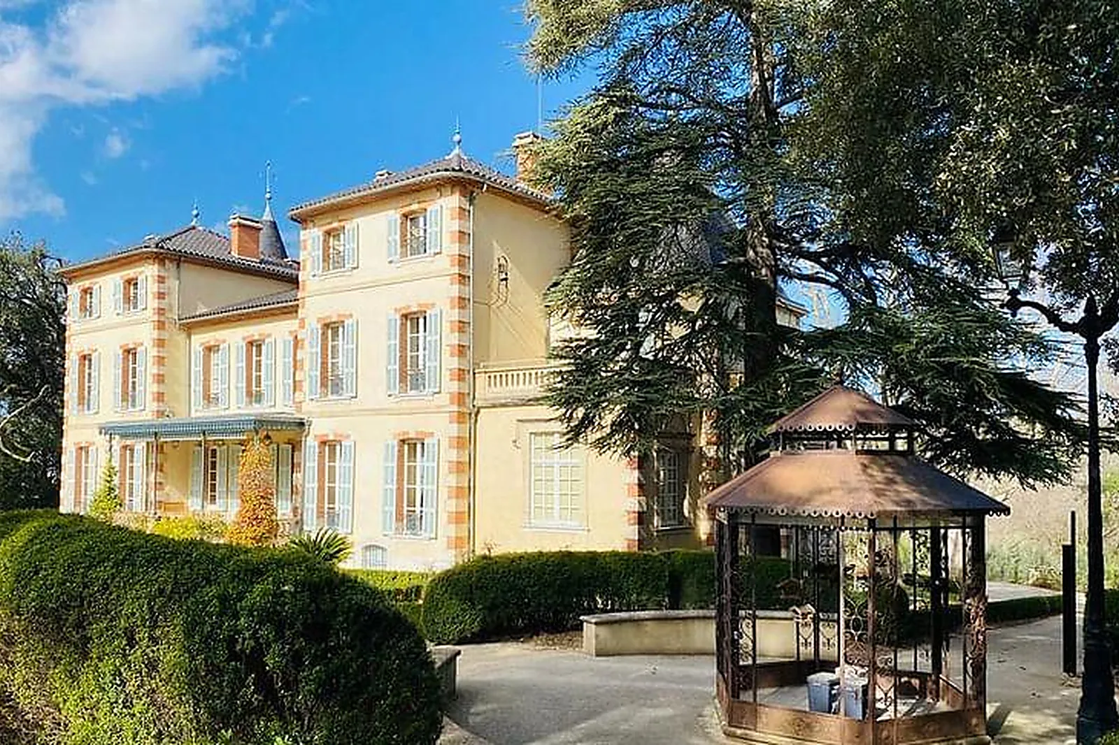 Lieux événementiels, LE CHÂTEAU DE FORBIN