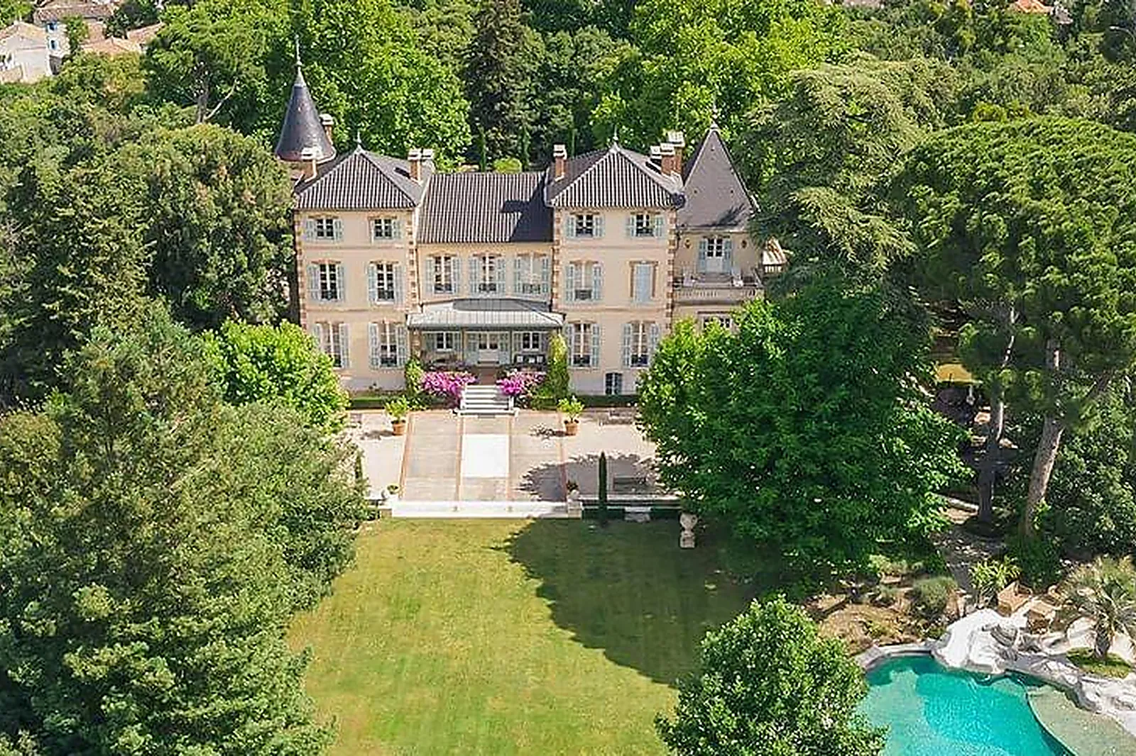 Lieux événementiels, LE CHÂTEAU DE FORBIN