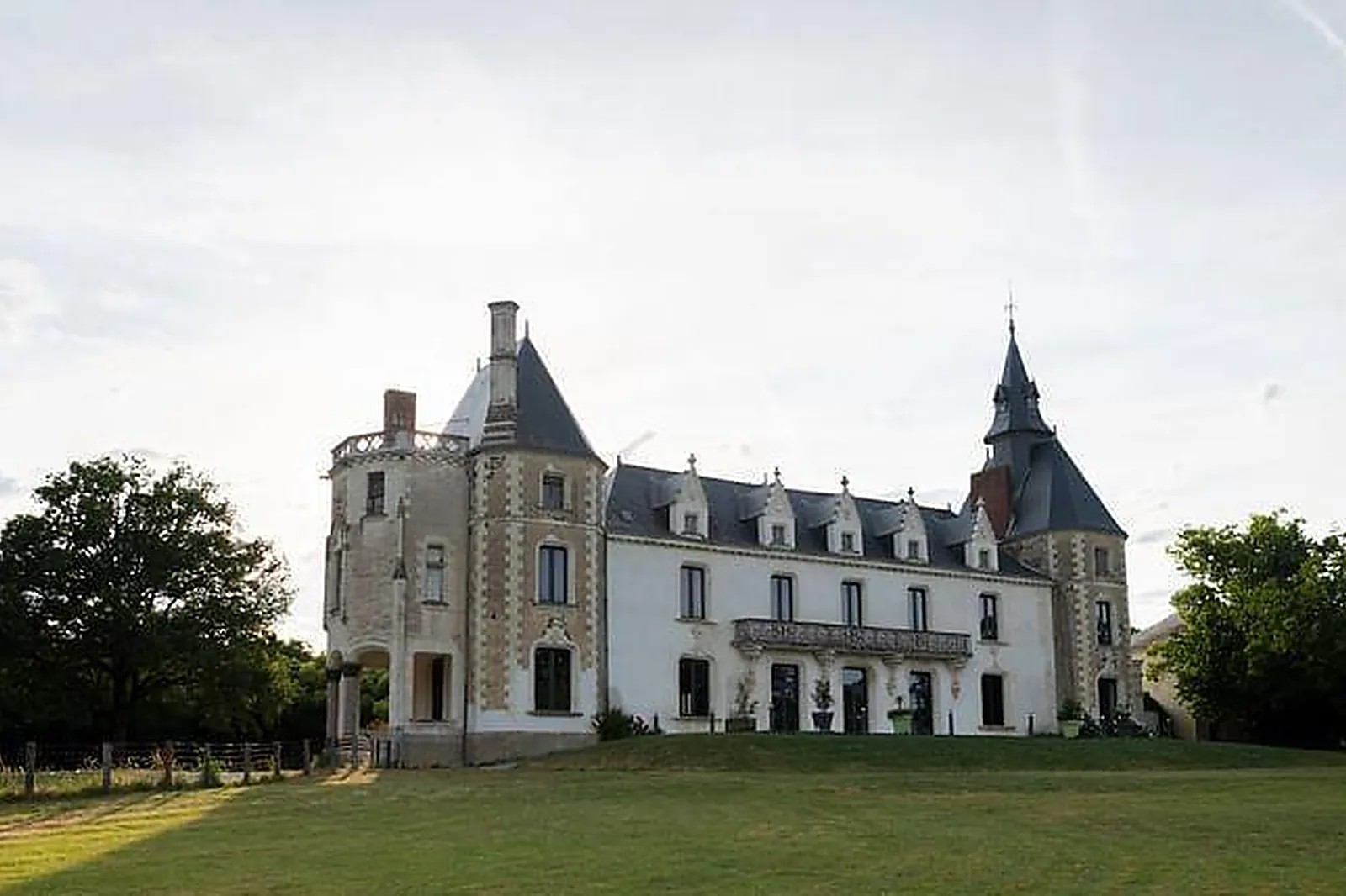 Lieux événementiels, LE CHÂTEAU DE LA ROCHE