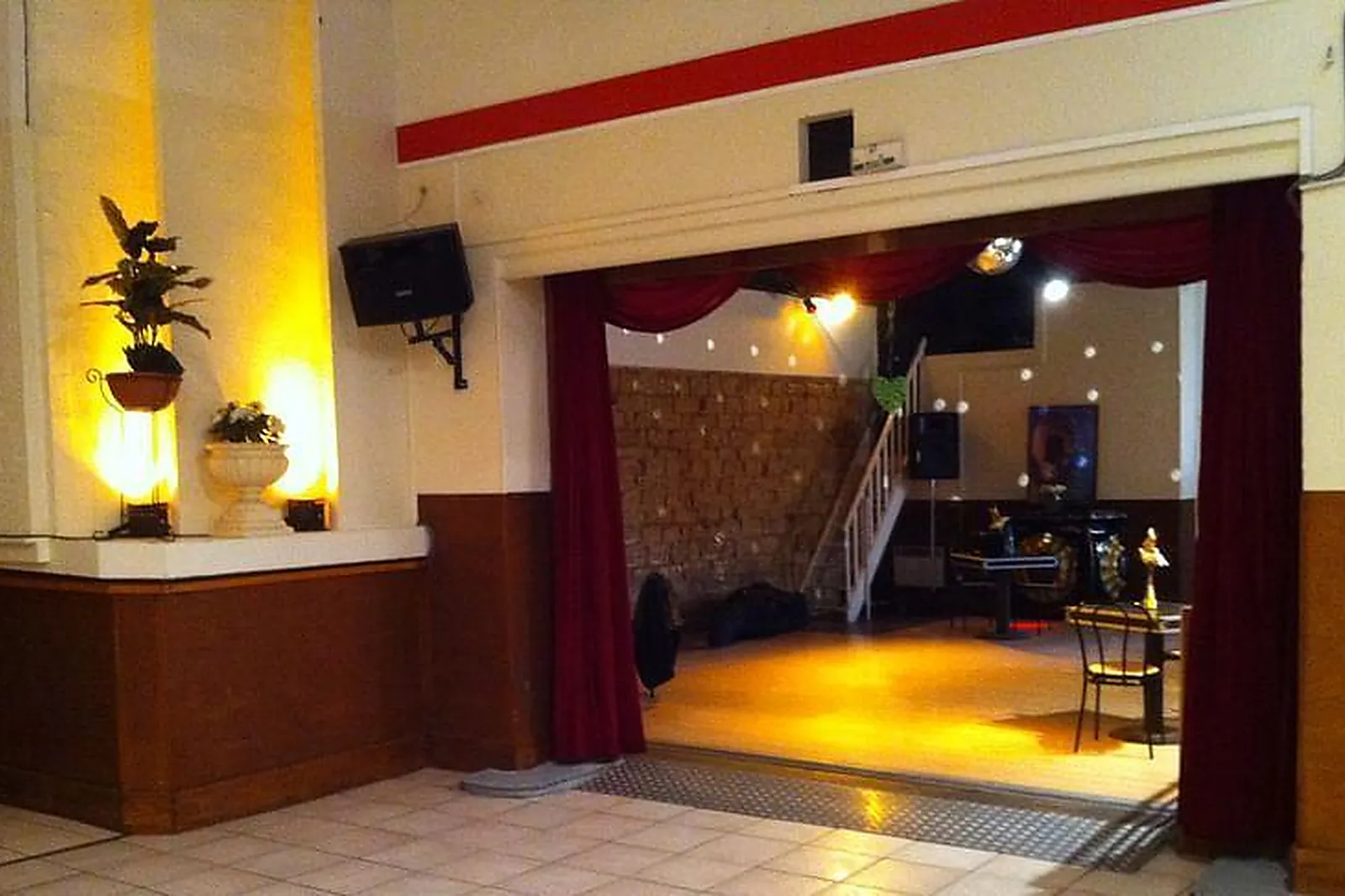 Lieux événementiels, LOUER UNE SALLE DE RÉUNION / FORMATION JUSQU'À 18 PERSONNES