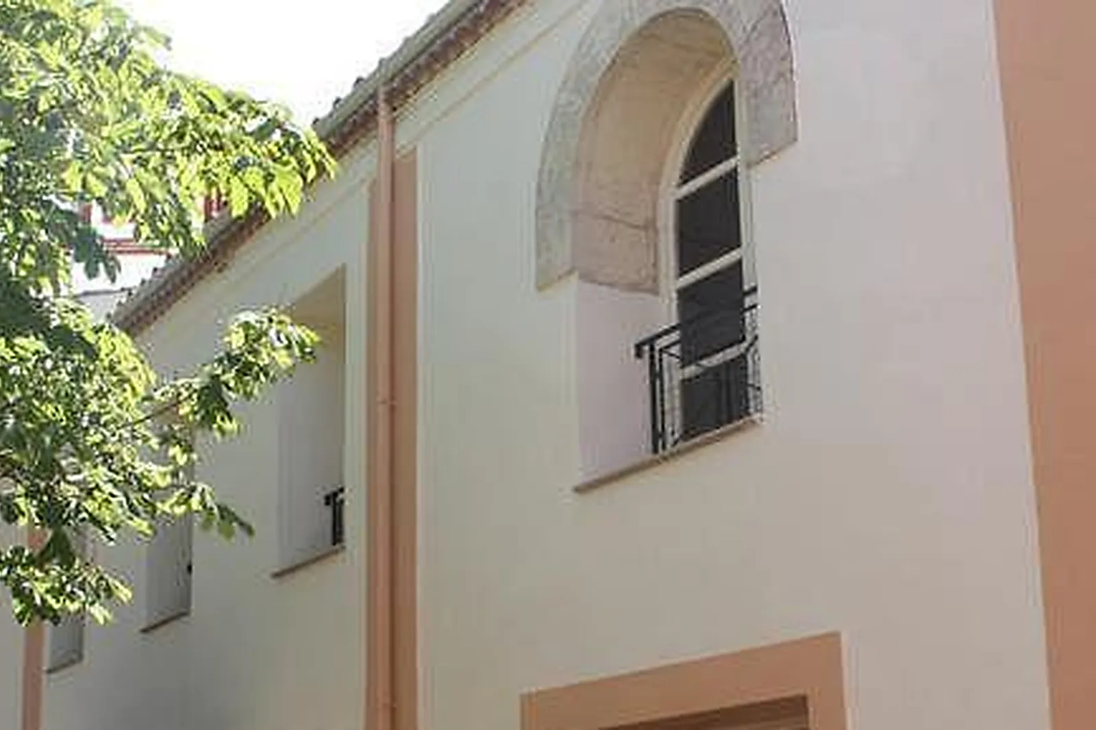 Lieux événementiels, LE CLOS DE L'AUBE ROUGE ***