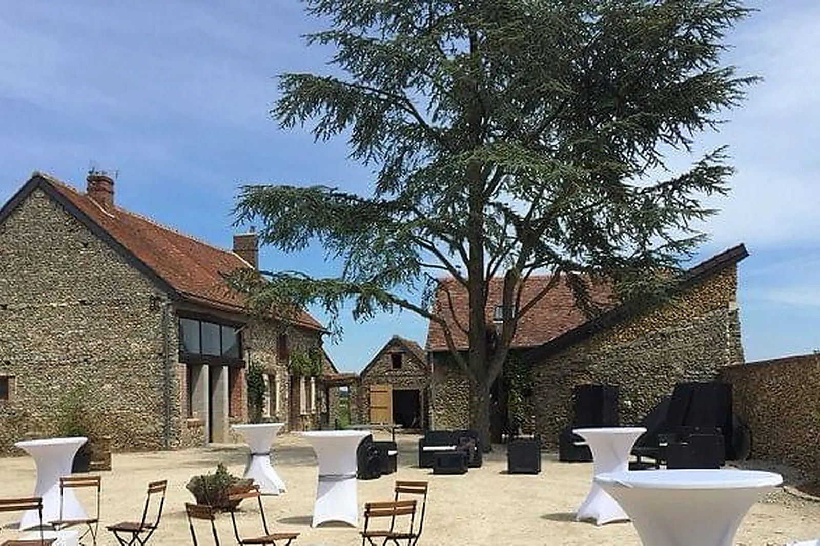 Lieux événementiels, LE CLOS DES PASSERELLES