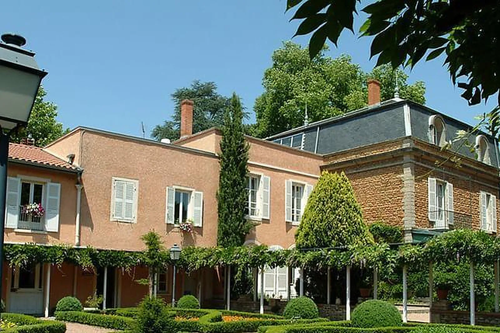 Lieux événementiels, SALLE DE RÉUNION À BEZANNES DELTA