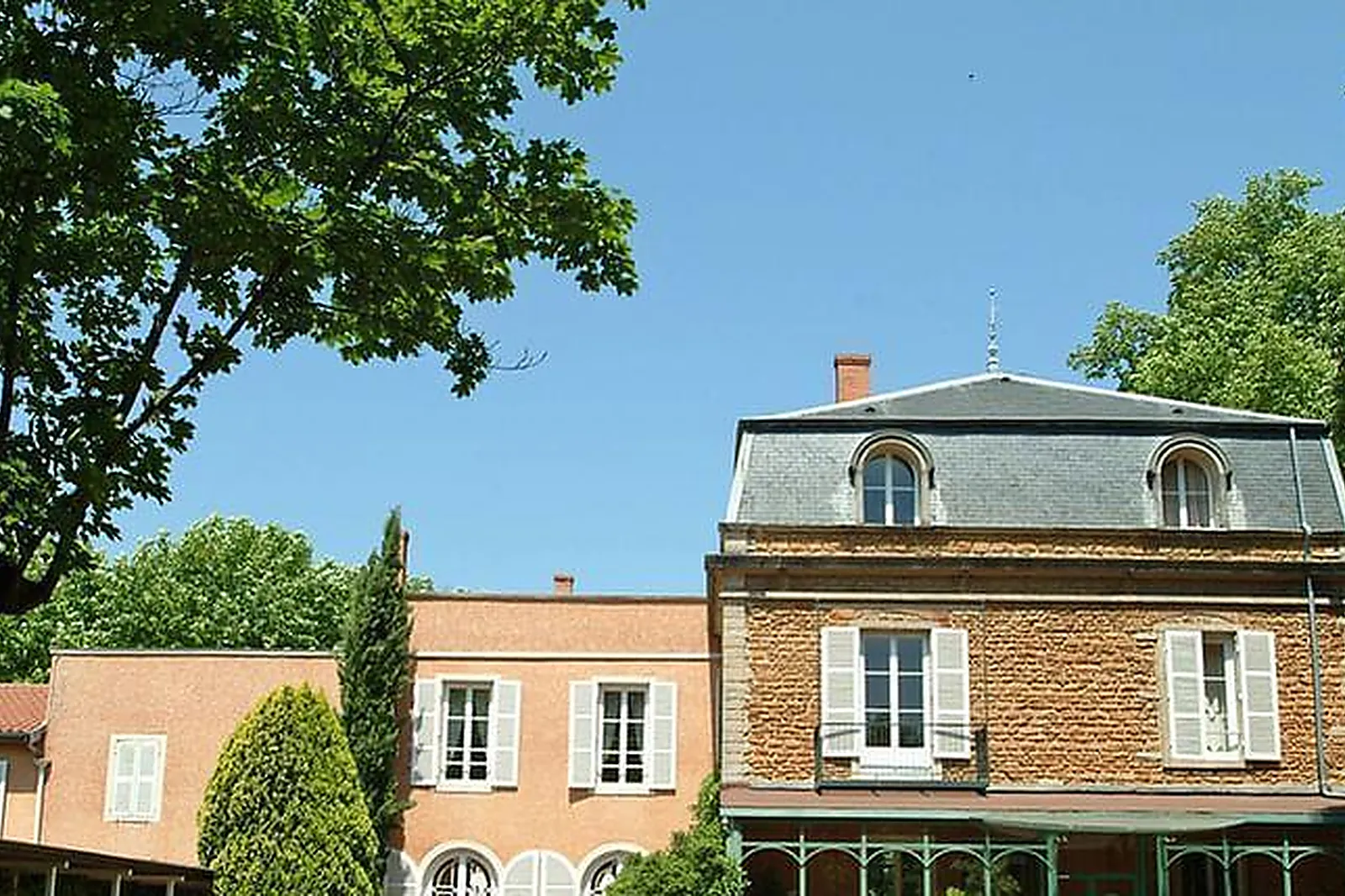 Lieux événementiels, SALLE DE RÉUNION À BEZANNES DELTA