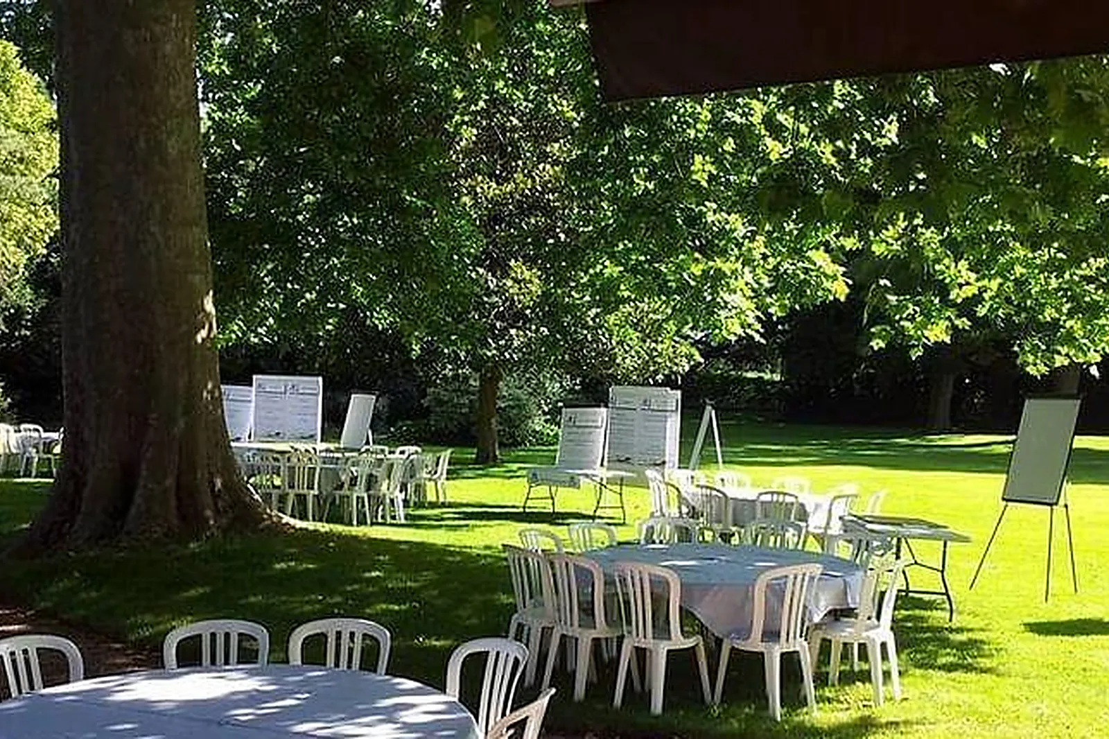Lieux événementiels, SALLE DE RÉUNION À BEZANNES DELTA