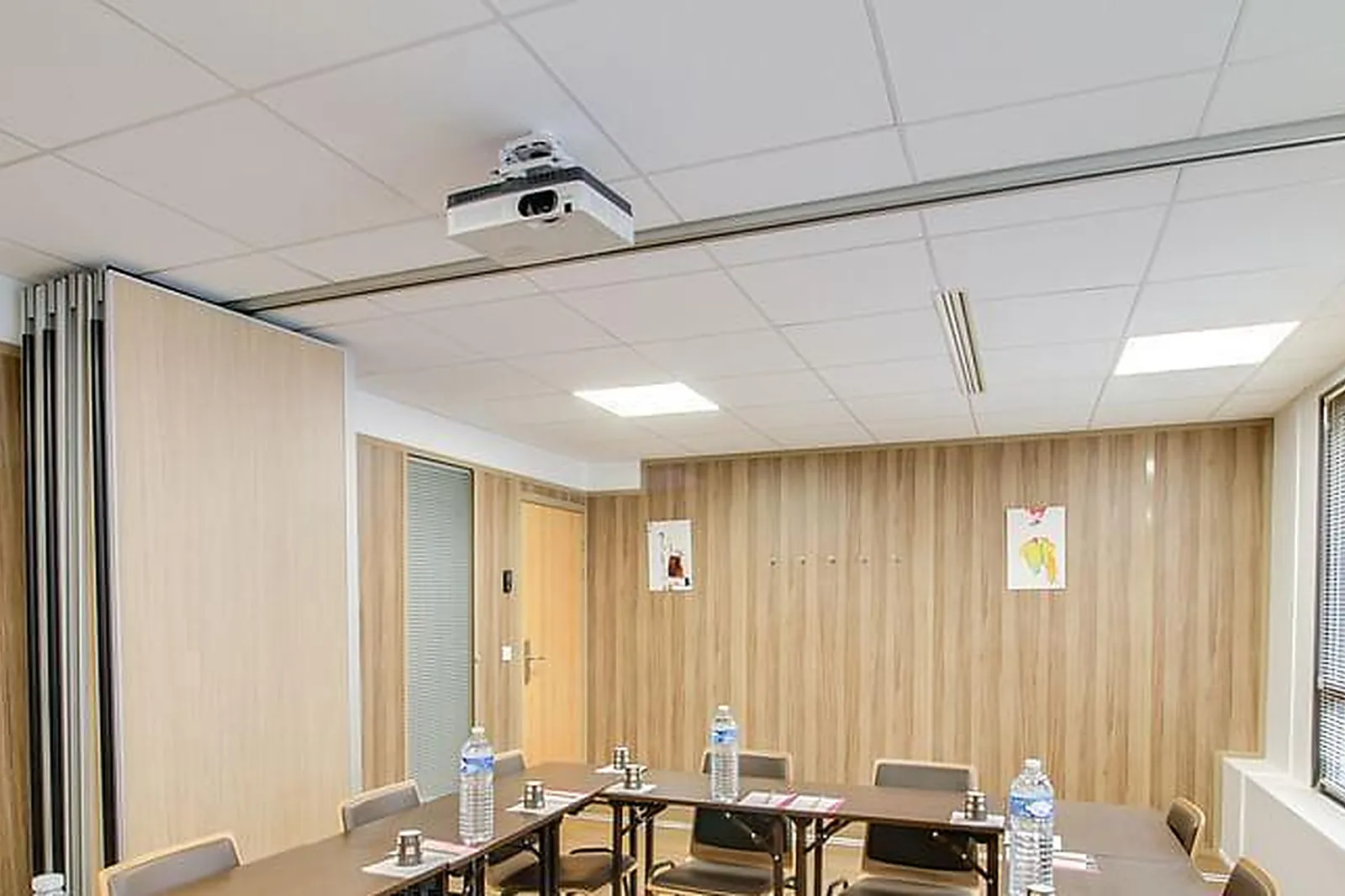 Lieux événementiels, LE DEUX CENT CINQUANTE TROIS