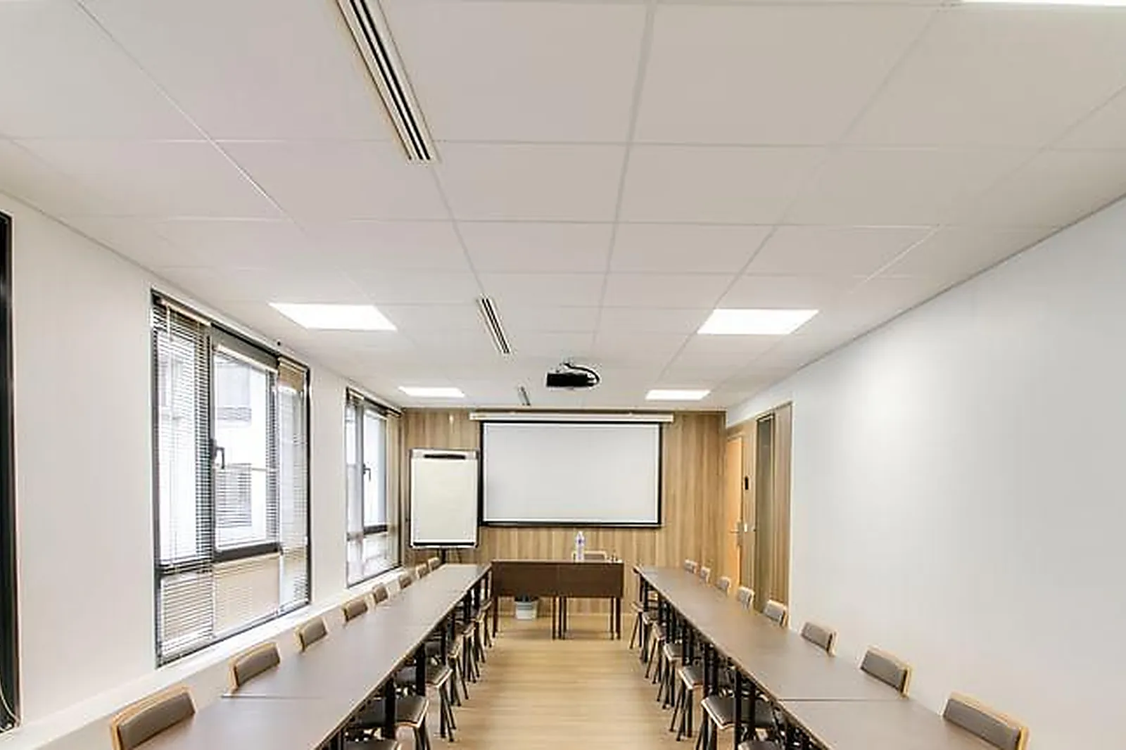 Lieux événementiels, LE DEUX CENT CINQUANTE TROIS