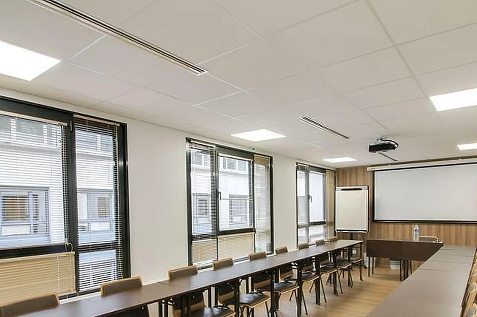 Lieux événementiels, LE DEUX CENT CINQUANTE TROIS