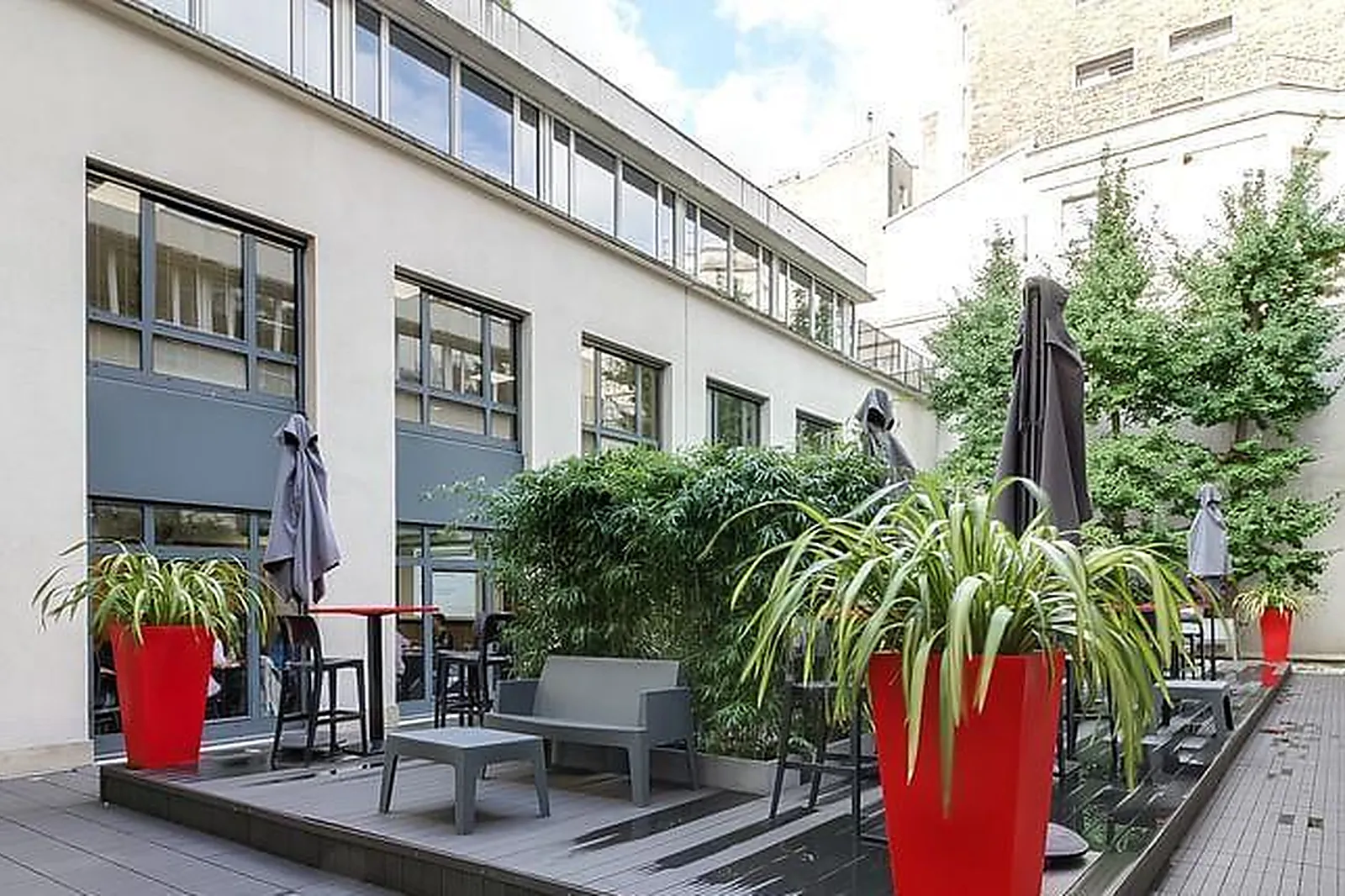 Lieux événementiels, LE DEUX CENT CINQUANTE TROIS