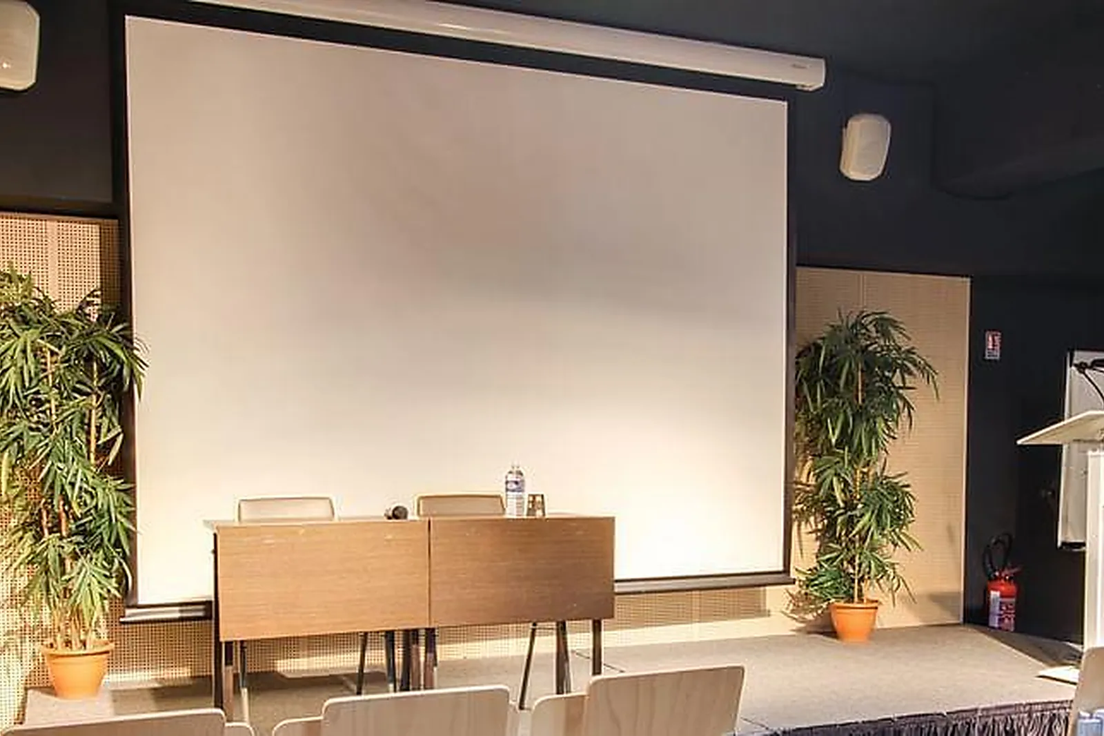 Lieux événementiels, LE DEUX CENT CINQUANTE TROIS