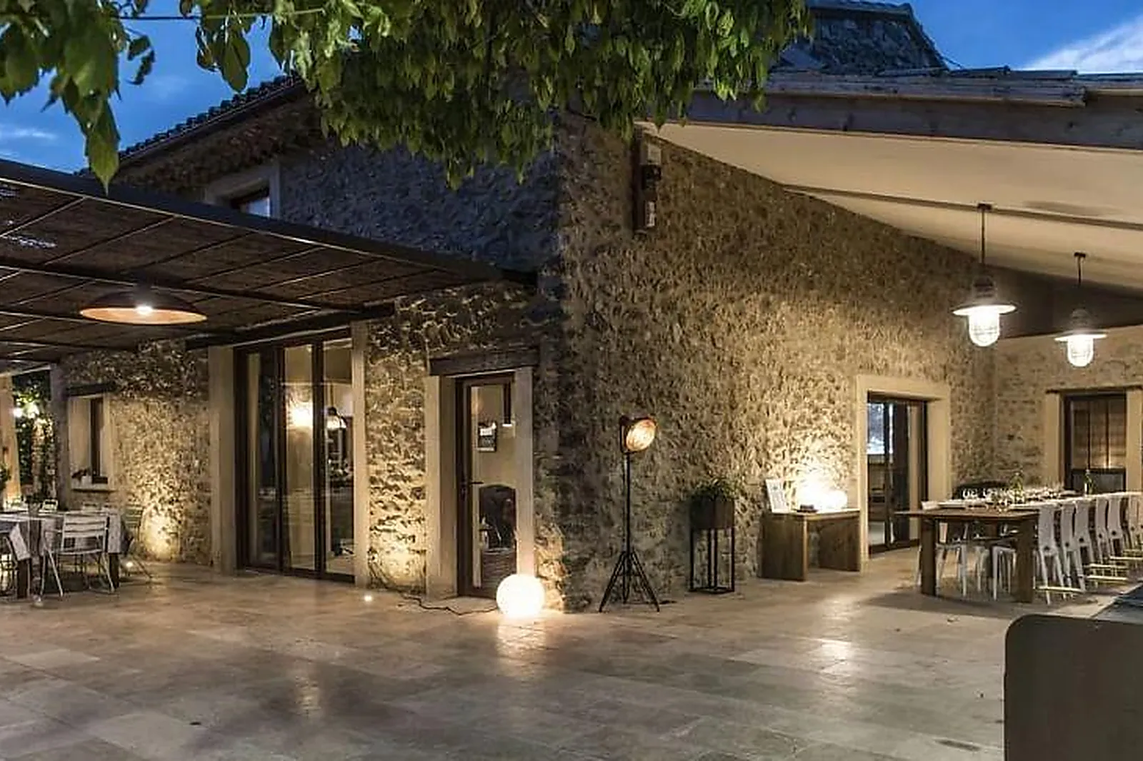 Lieux événementiels, LE DOMAINE SAINT QUENIN *****