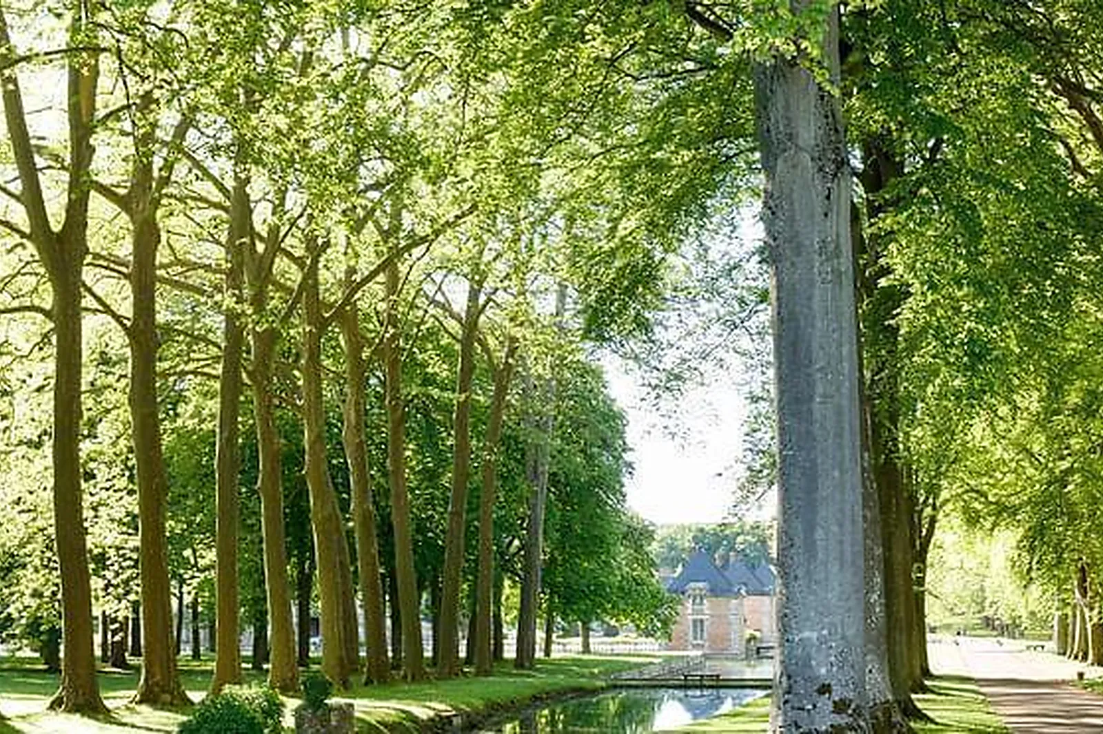 Lieux événementiels, LE DOMAINE DE COURANCES