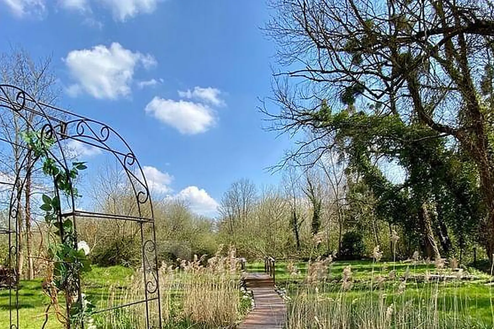 Lieux événementiels, LE DOMAINE DES DEUX TOURS