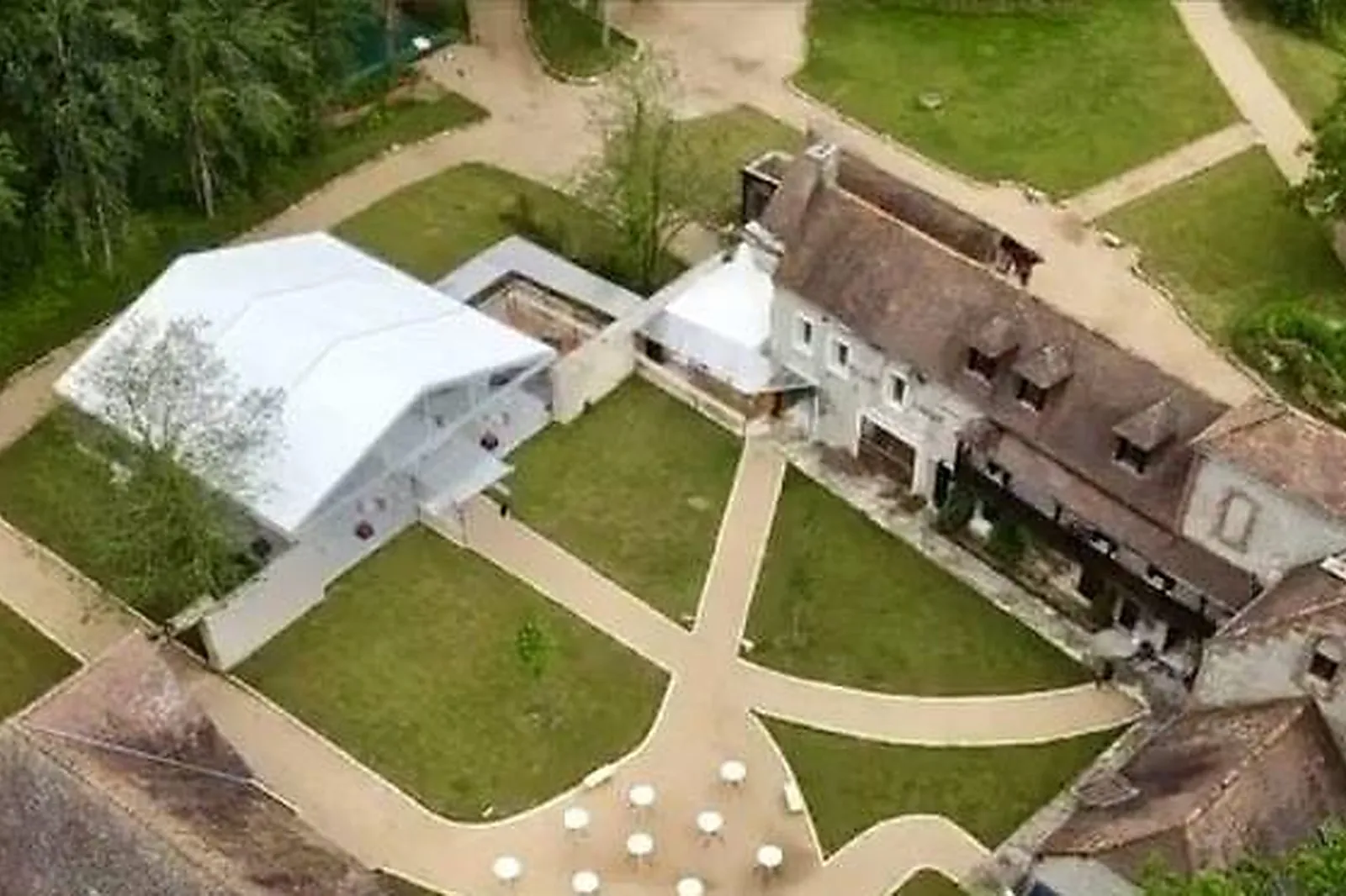 Lieux événementiels, LE DOMAINE DES DEUX TOURS