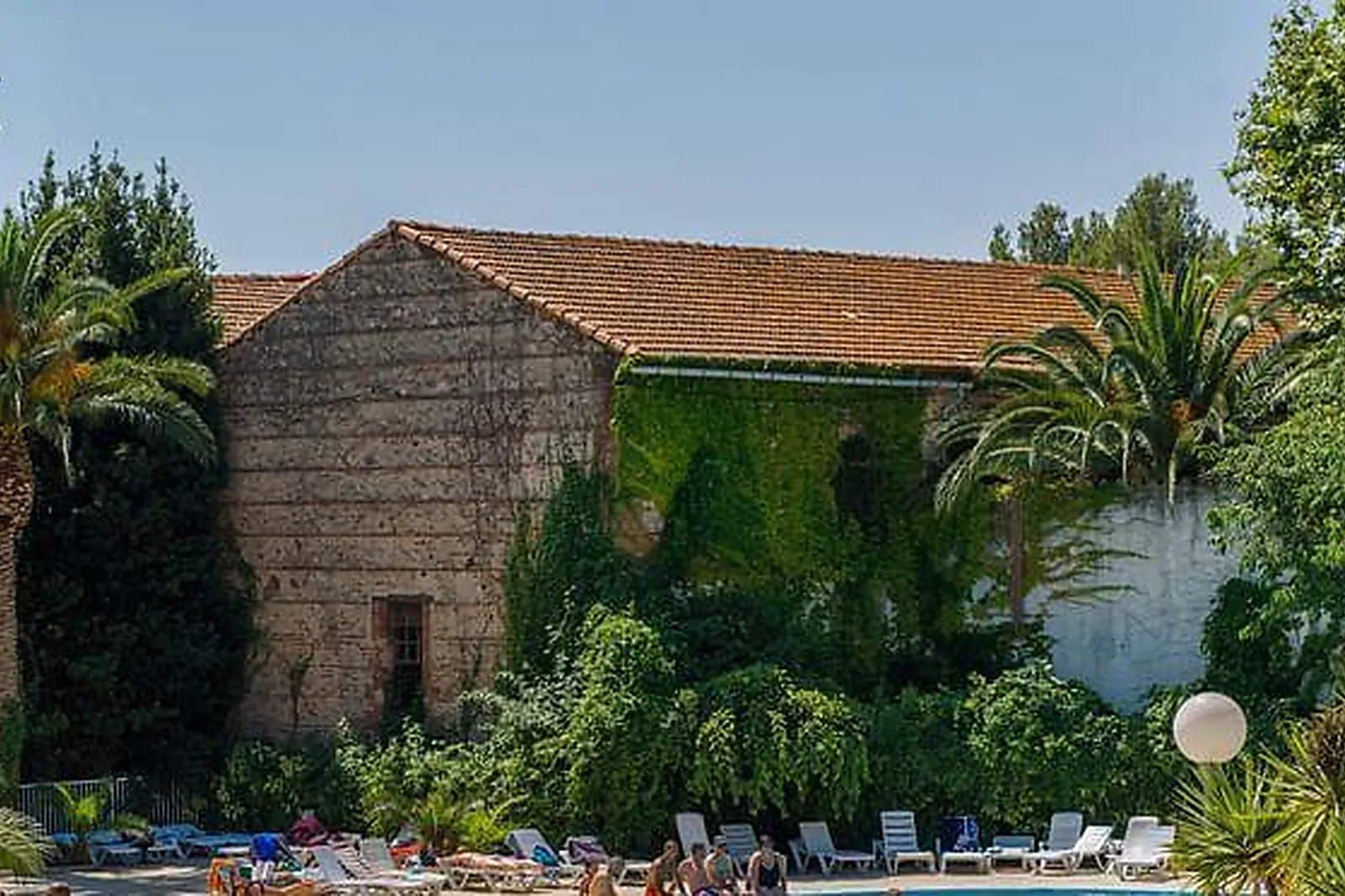 Lieux événementiels, LE DOMAINE DU MAS BLANC