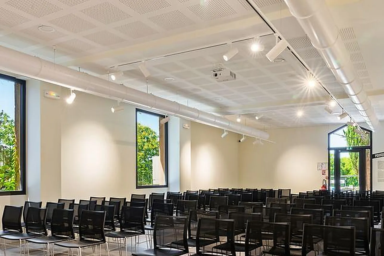 Lieux événementiels, SALLE DE REUNION - ESPACE TROIS TIERS