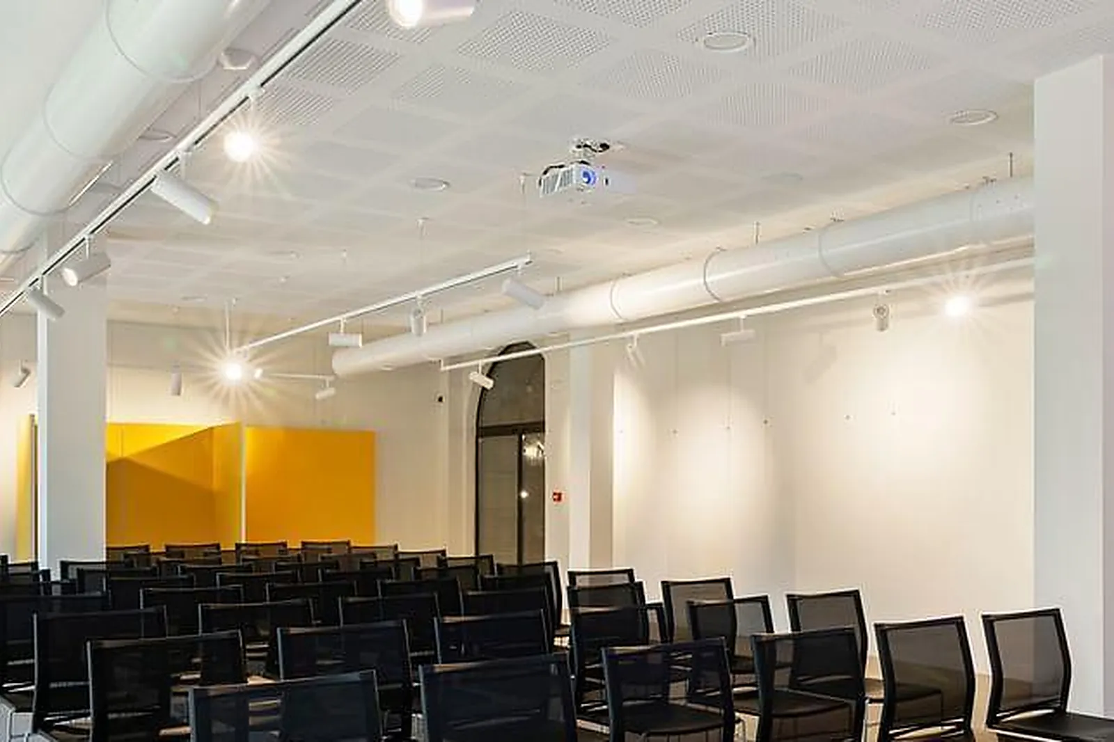 Lieux événementiels, SALLE DE REUNION - ESPACE TROIS TIERS