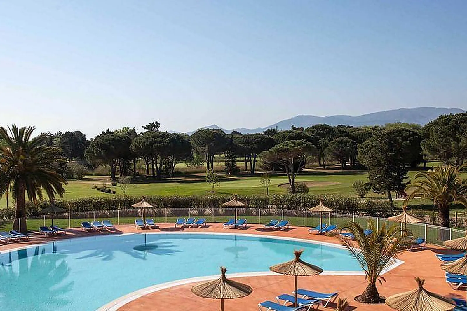 Lieux événementiels, LE GOLF DE SAINT-CYPRIEN