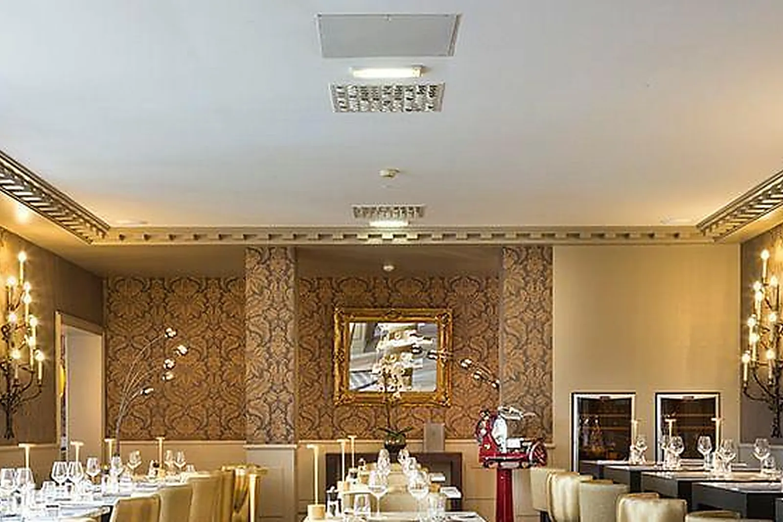 Lieux événementiels, LE GRAND HÔTEL ENGHIEN-LES-BAINS ****