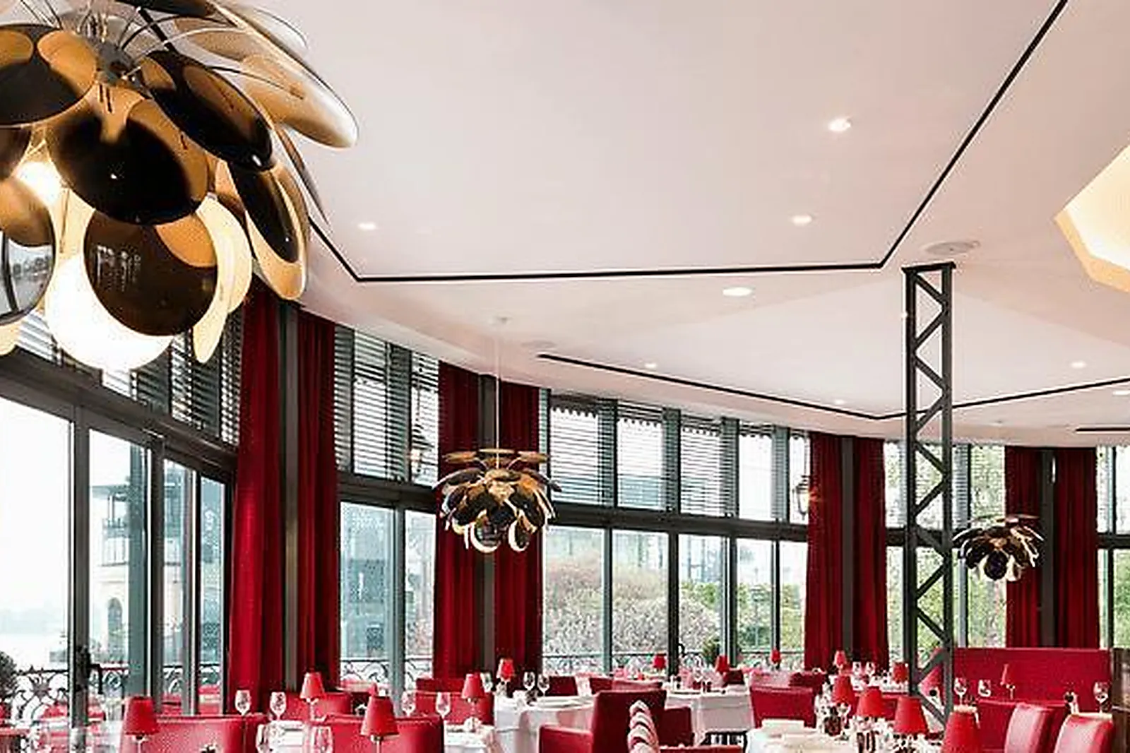 Lieux événementiels, LE GRAND HÔTEL ENGHIEN-LES-BAINS ****