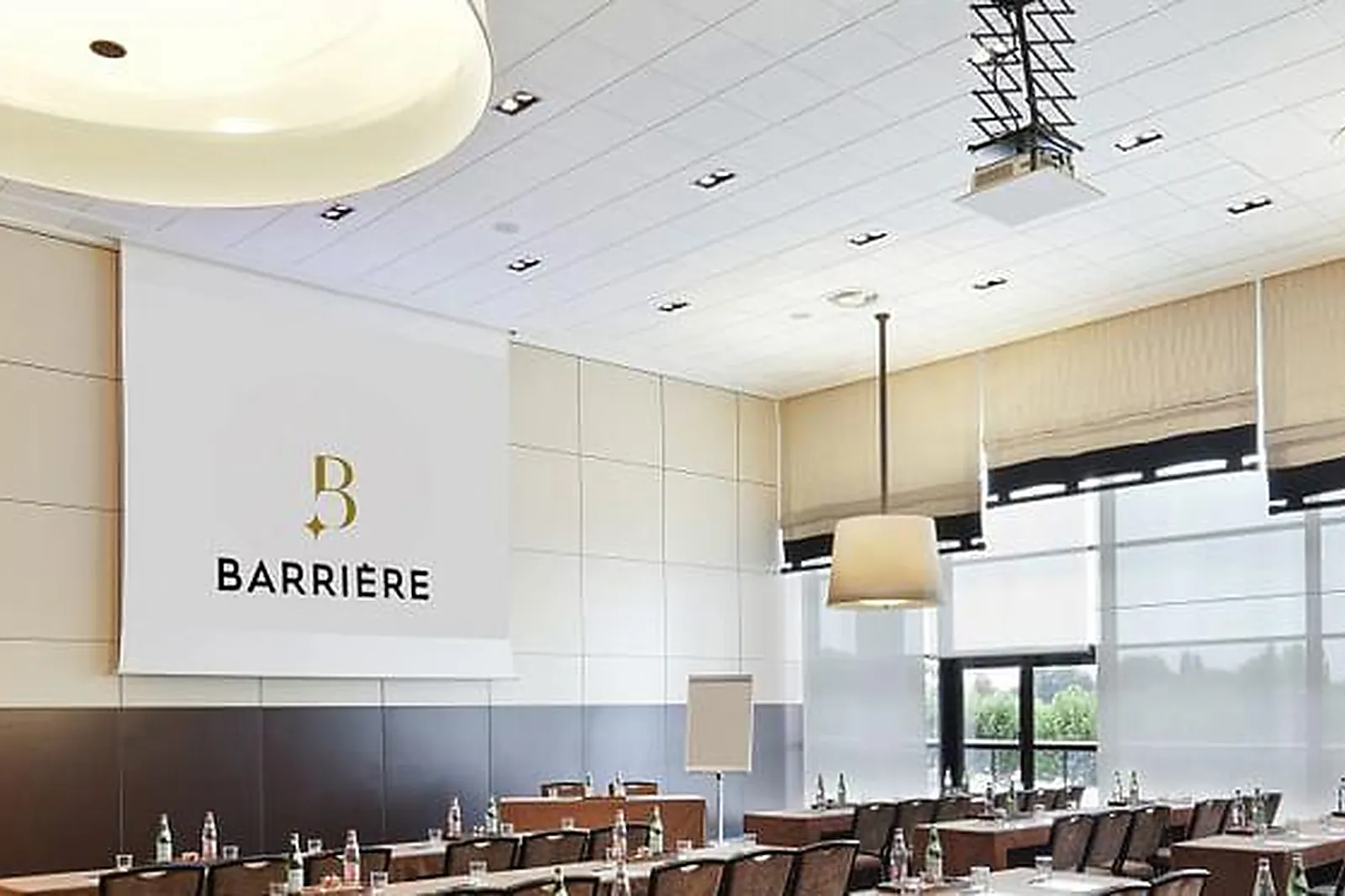 Lieux événementiels, LE GRAND HÔTEL ENGHIEN-LES-BAINS ****