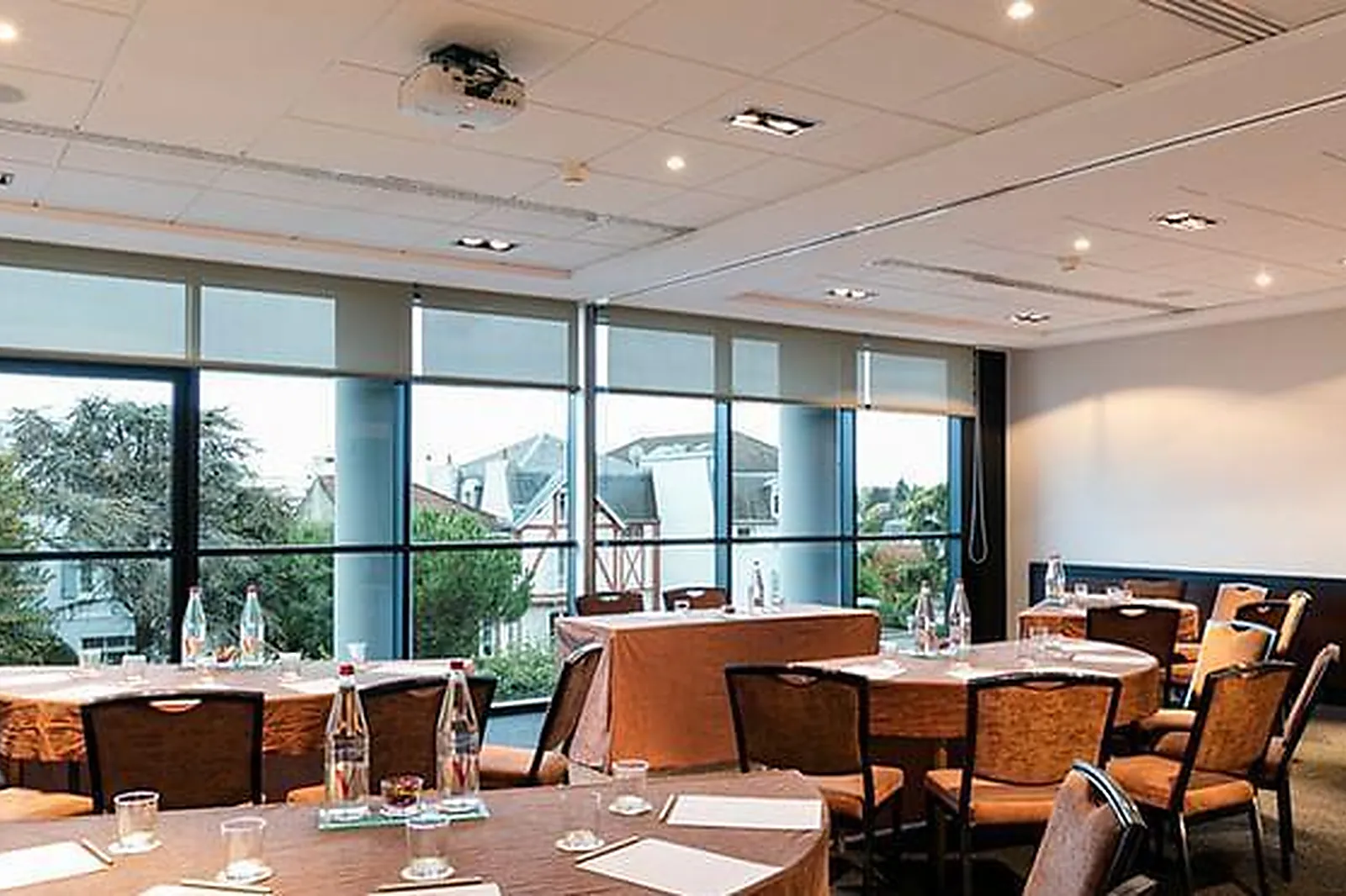 Lieux événementiels, LE GRAND HÔTEL ENGHIEN-LES-BAINS ****