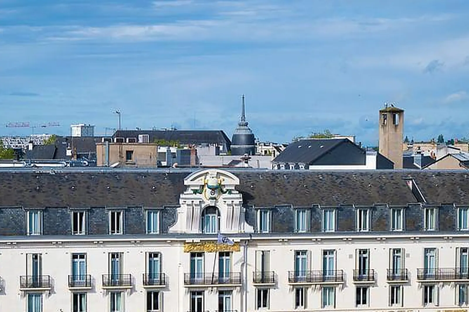 Lieux événementiels, LE GRAND HÔTEL DE TOURS****
