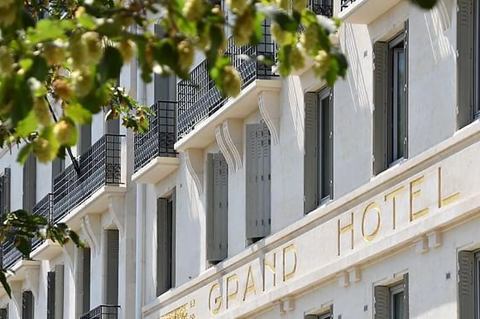 Lieux événementiels, LE GRAND HÔTEL DE TOURS****