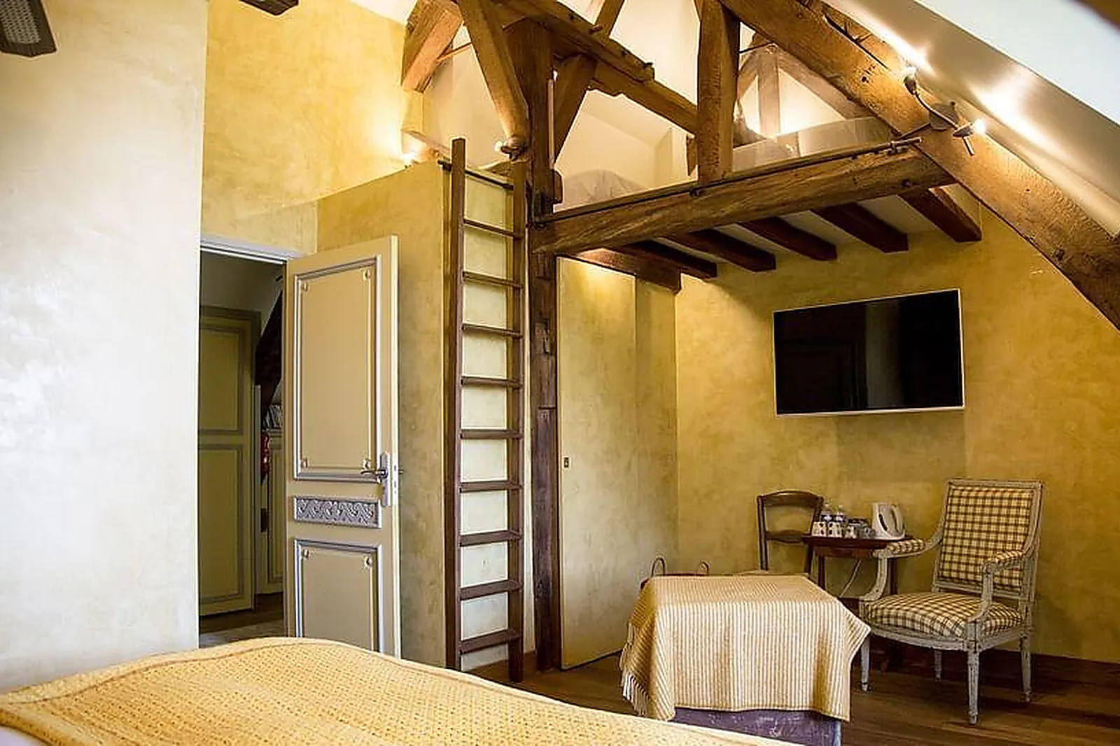 Lieux événementiels, LE HAMEAU D'ALICIA