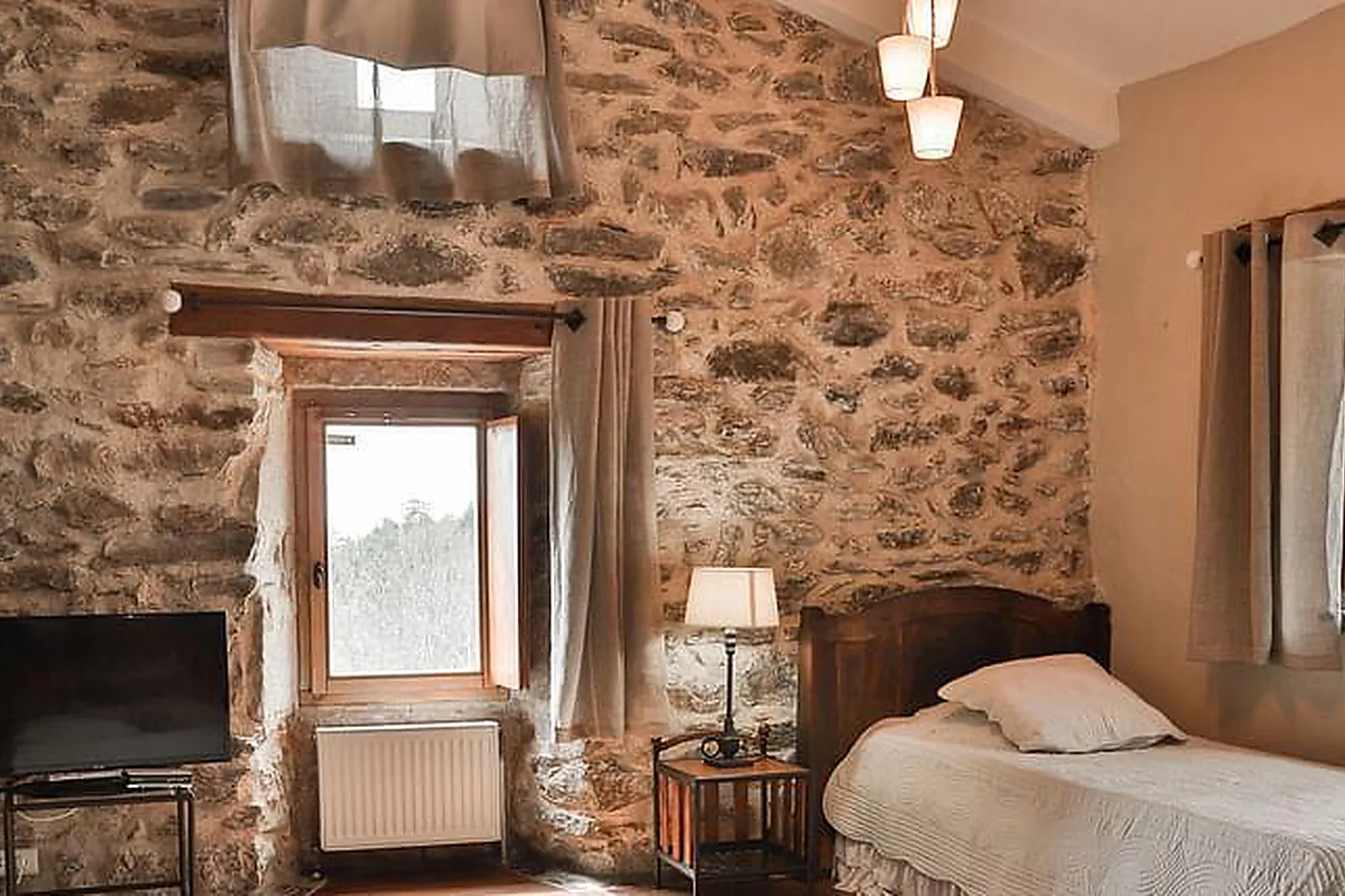 Lieux événementiels, LE HAMEAU DE LA MÛRE