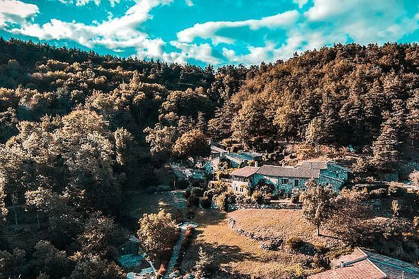 Lieux événementiels, LE HAMEAU DE LA MÛRE