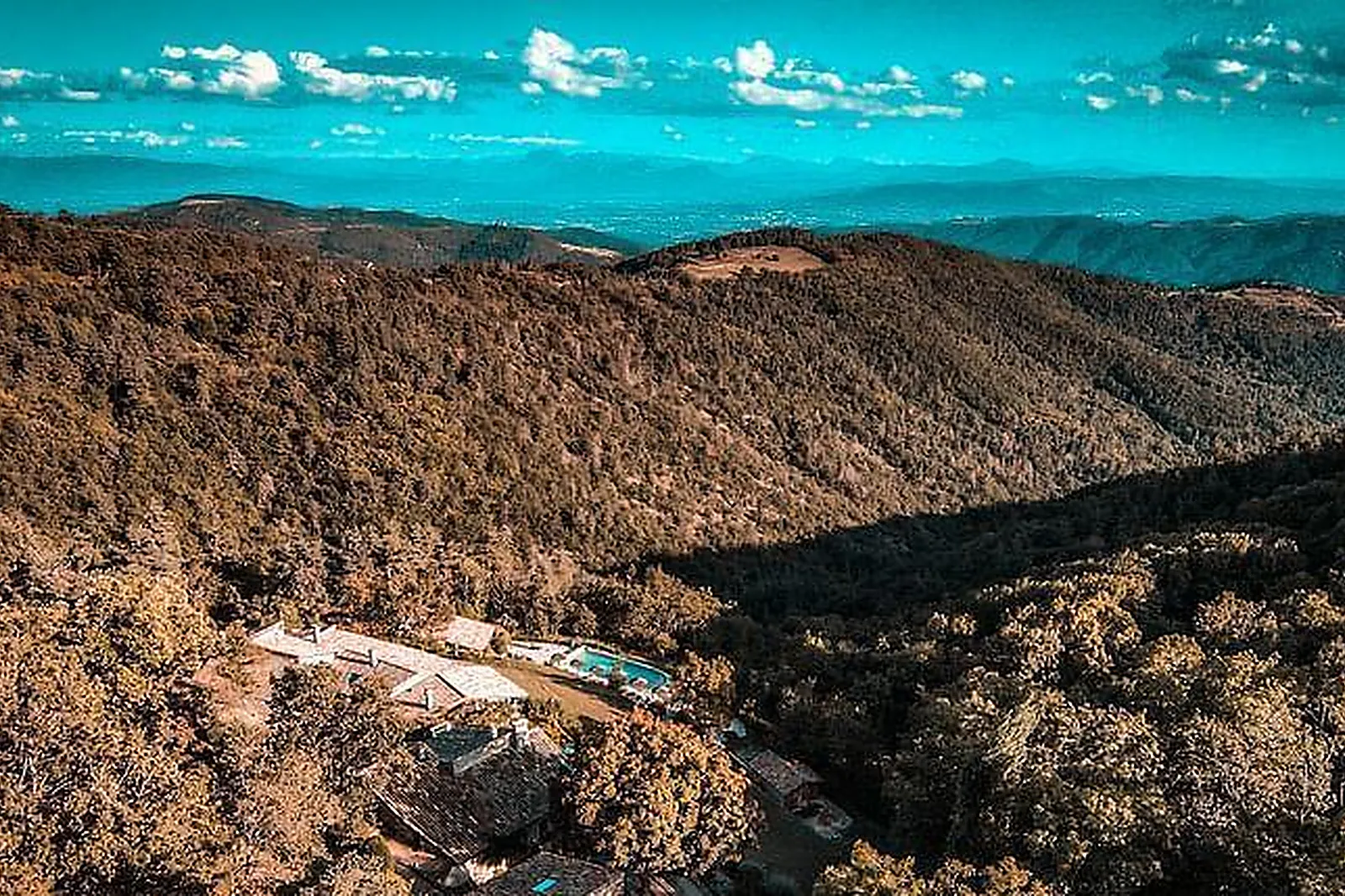 Lieux événementiels, LE HAMEAU DE LA MÛRE