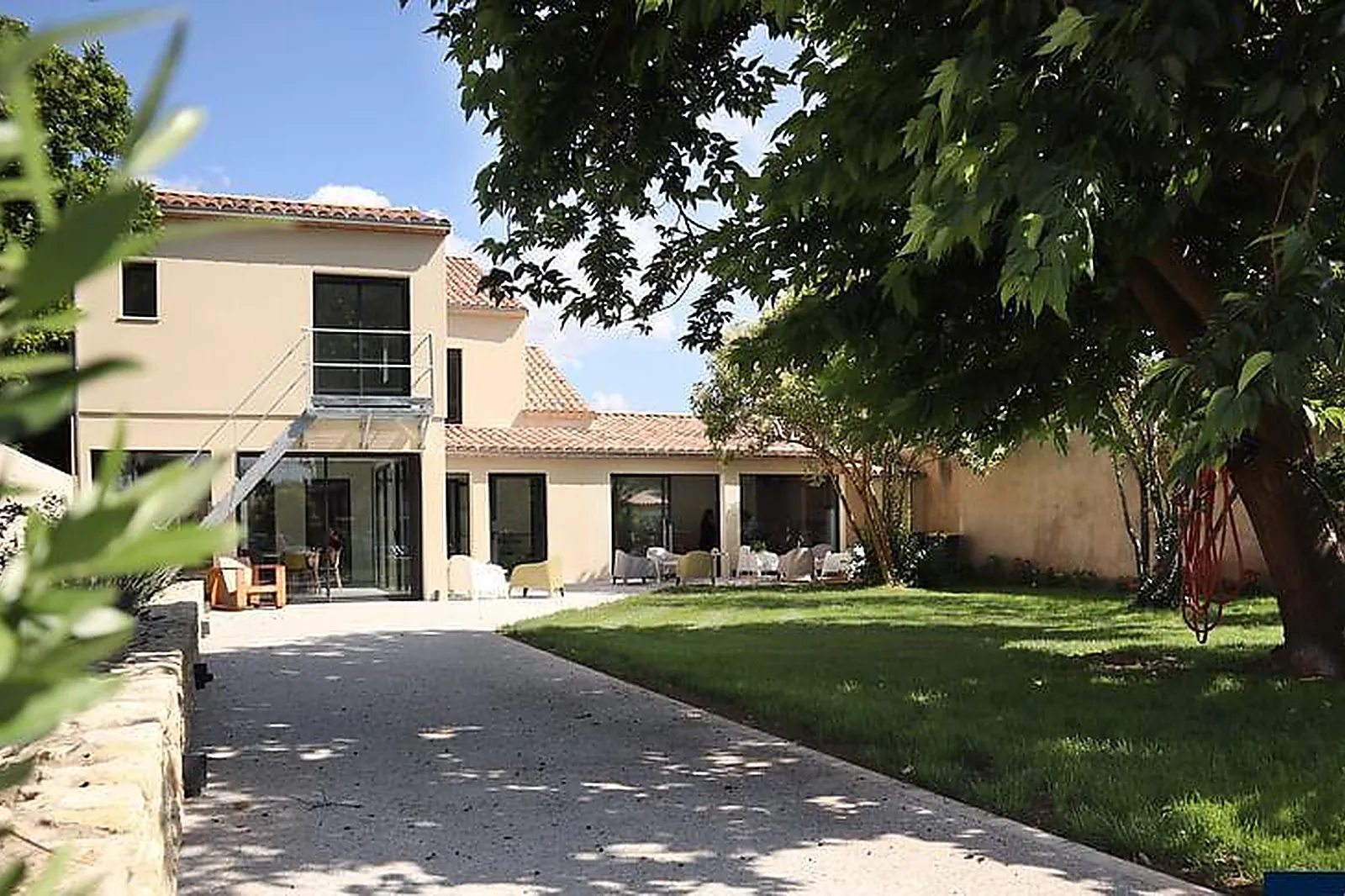 Lieux événementiels, LE HANGAR DES CONSEILS