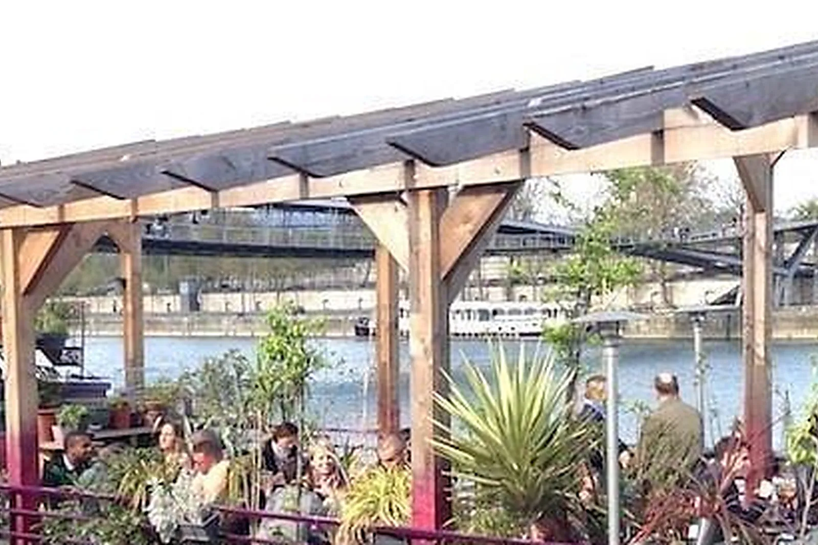 Lieux événementiels, LE JARDIN FLOTTANT