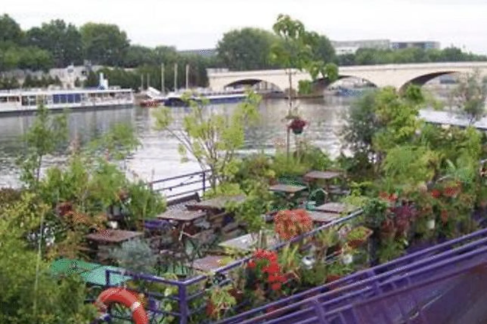 Lieux événementiels, LE JARDIN FLOTTANT