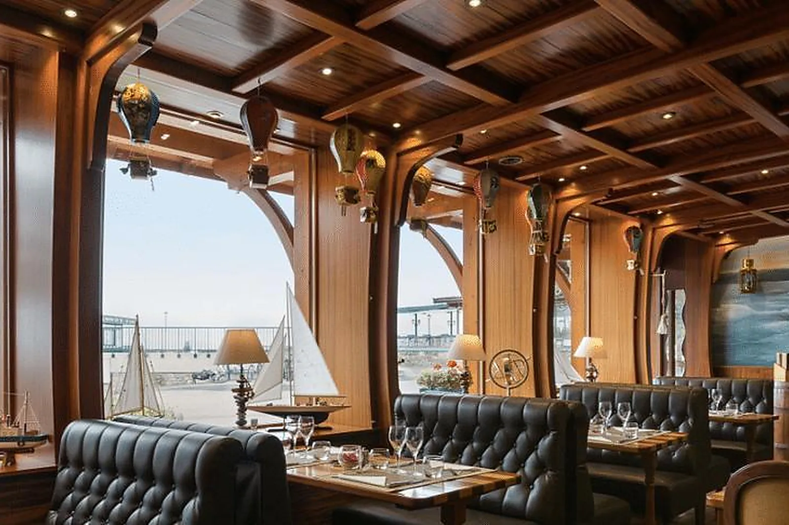 Lieux événementiels, LE JULES VERNE ****